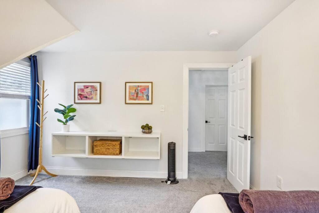 Historic Home in Brewers Hill with hot tub!