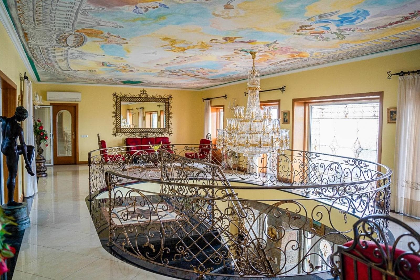 Elegância & Carros Hotel