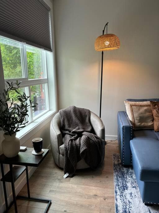 Haven at Greenbridge Close to Airport and Downtown