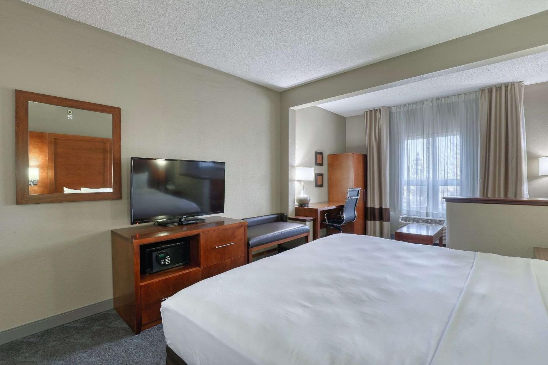 Comfort Suites Madison West - Middleton