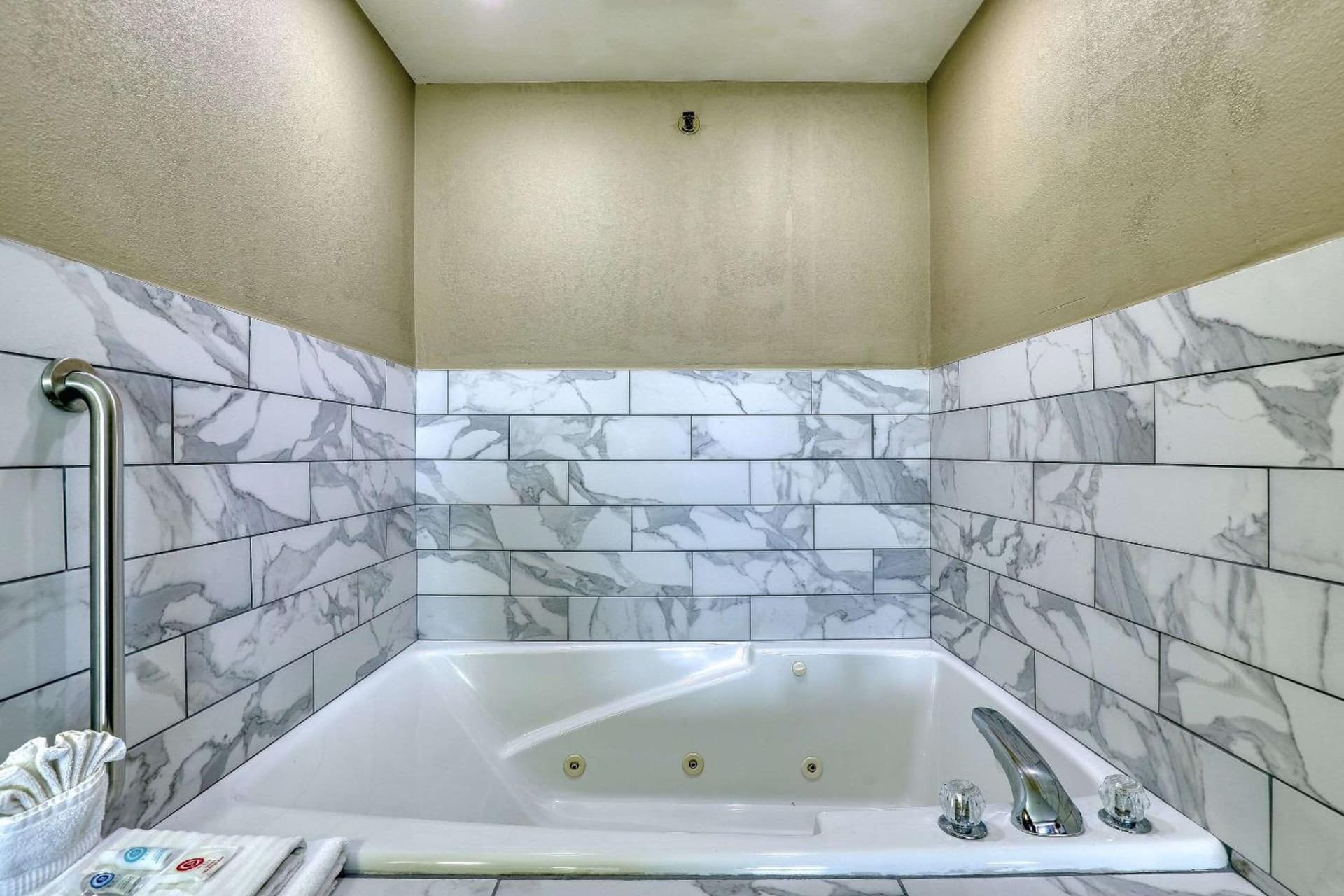 Comfort Suites Madison West - Middleton