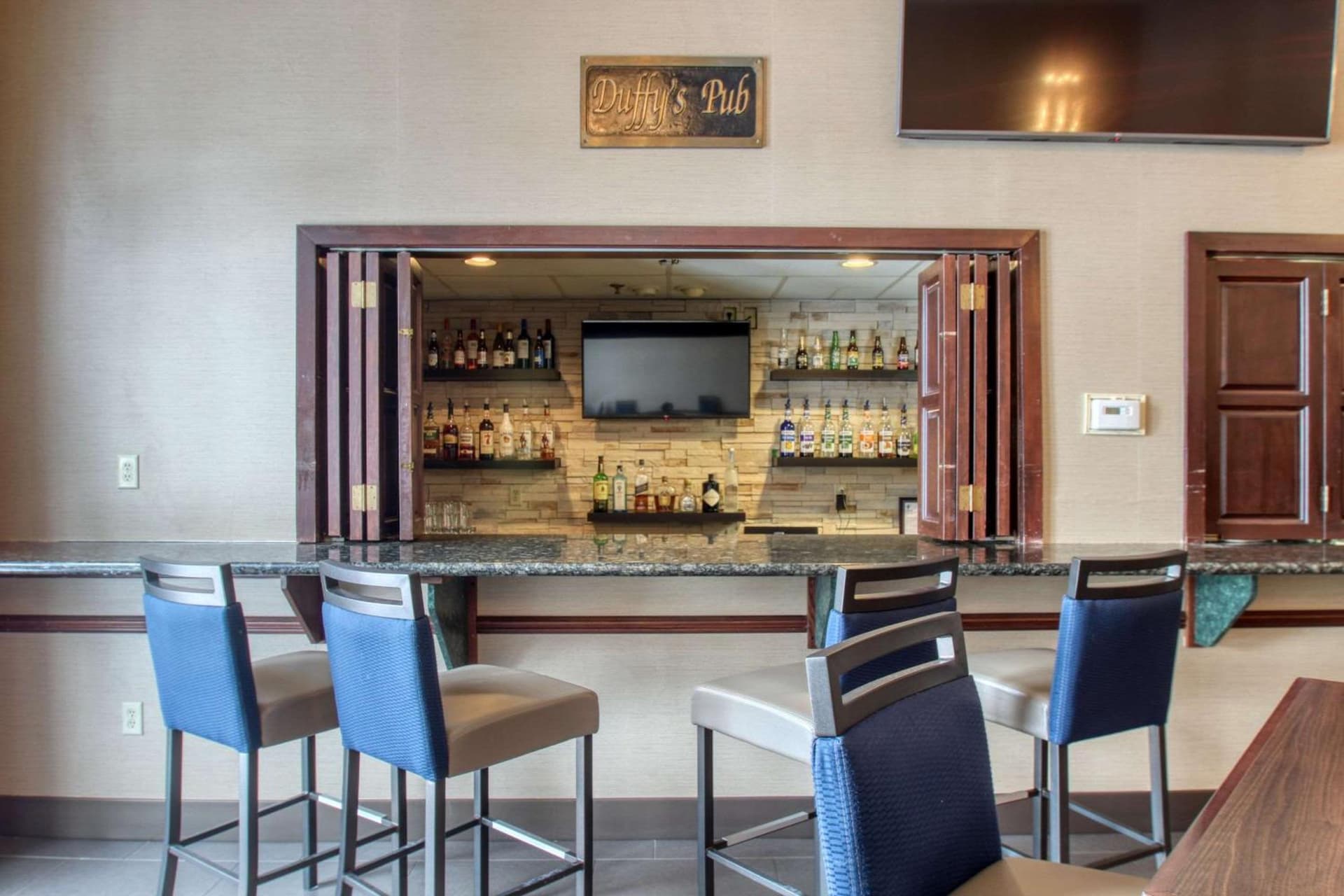 Comfort Suites Madison West - Middleton