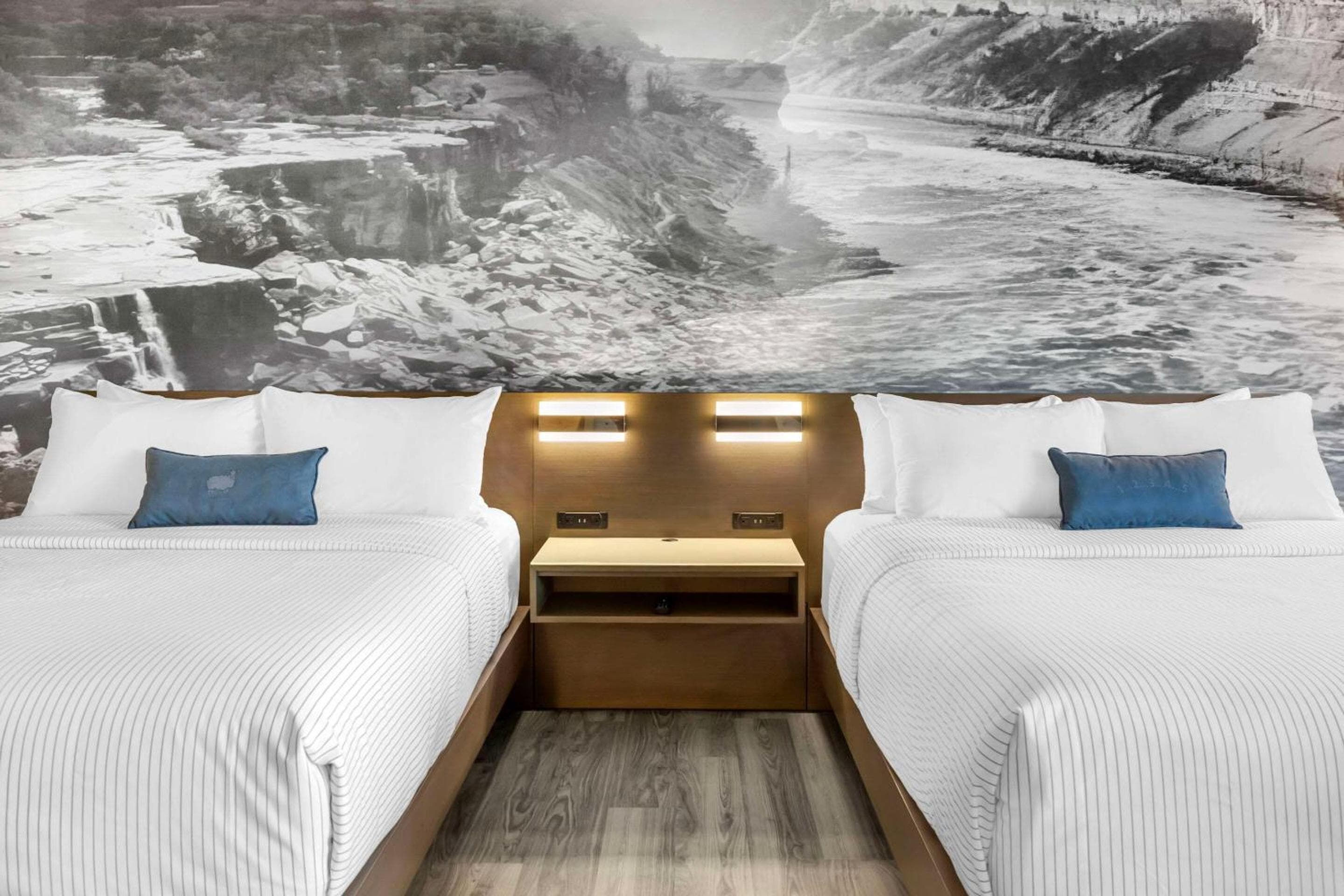Cambria Hotel Niagara Falls