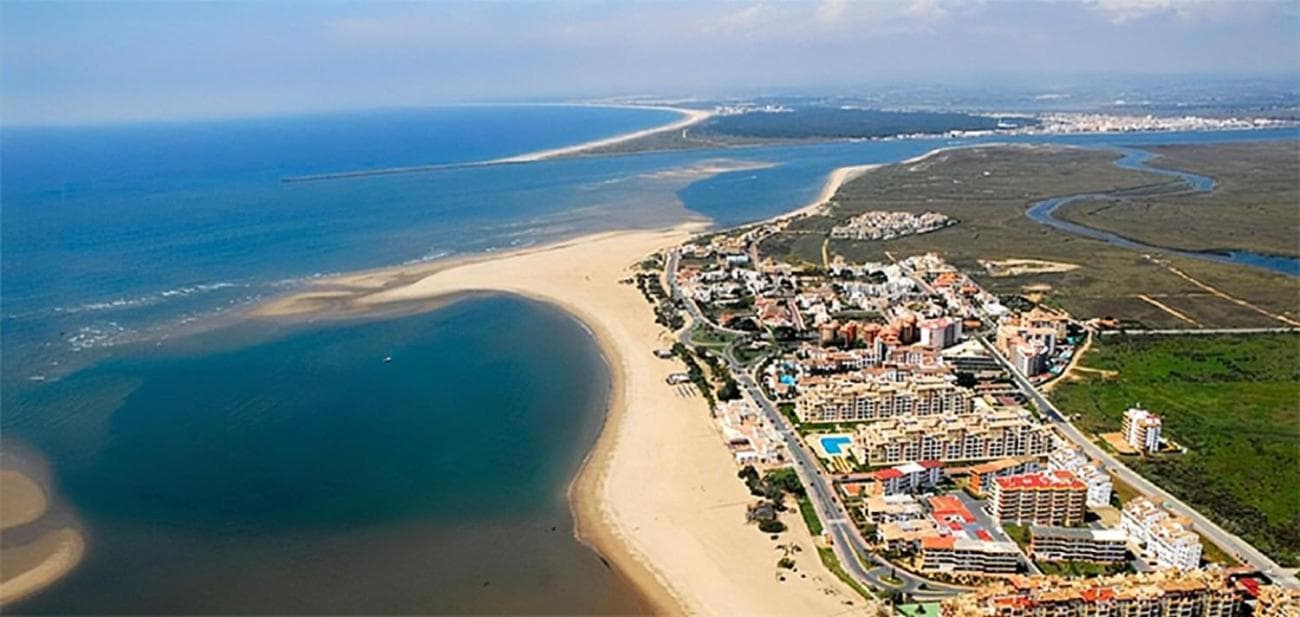 3 Bed Beach Apartment with views Isla Canela