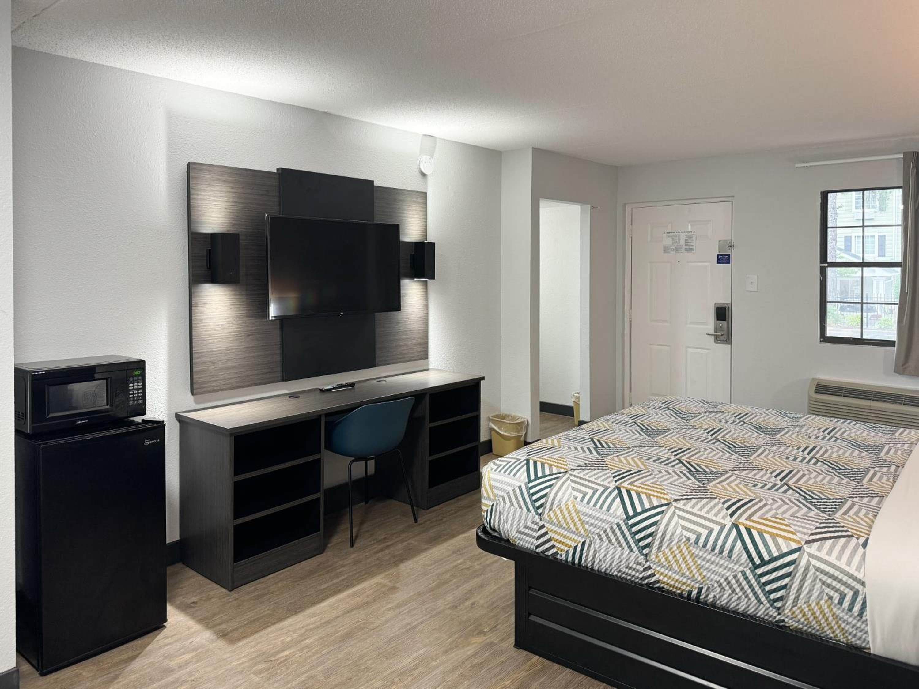 Motel 6 Huntsville AL University Dr.