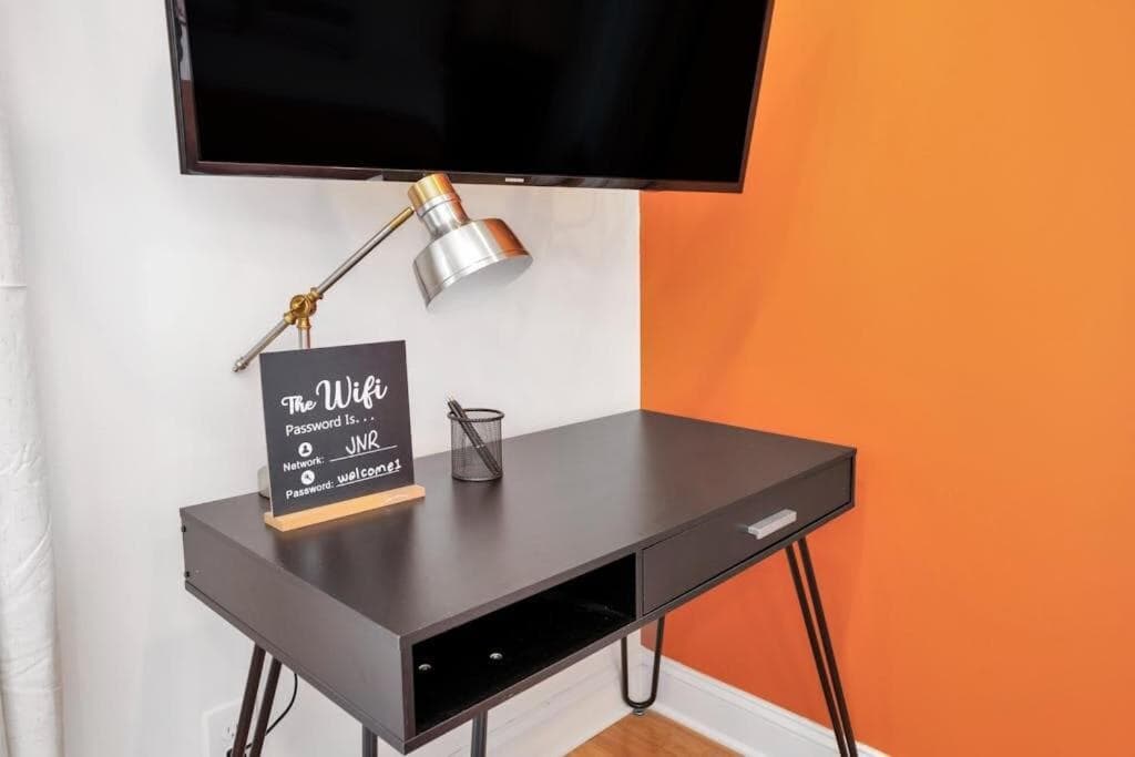 Cozy 1 BR Apt Kitchen Central Danbury