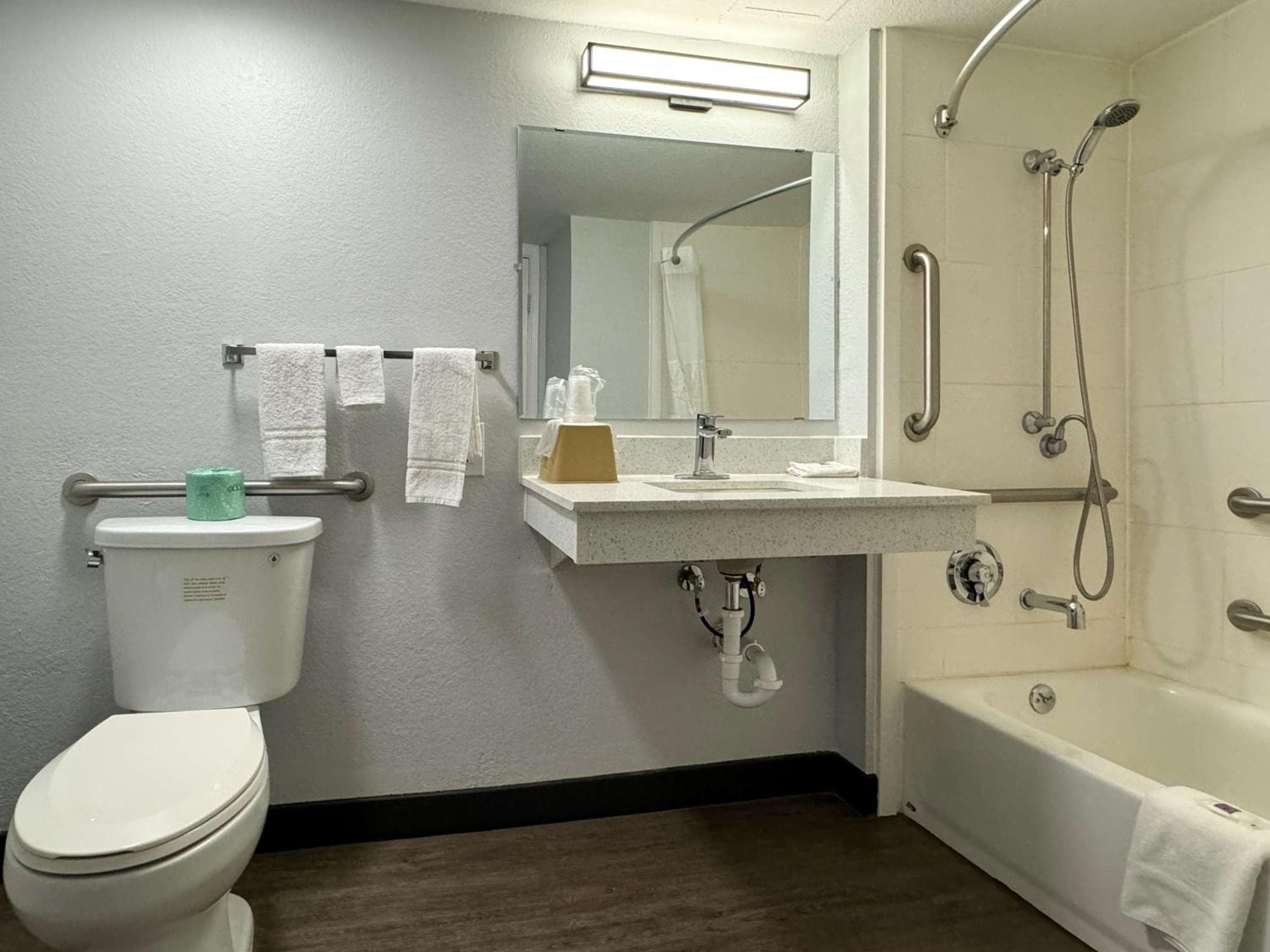 Motel 6 Huntsville AL University Dr.
