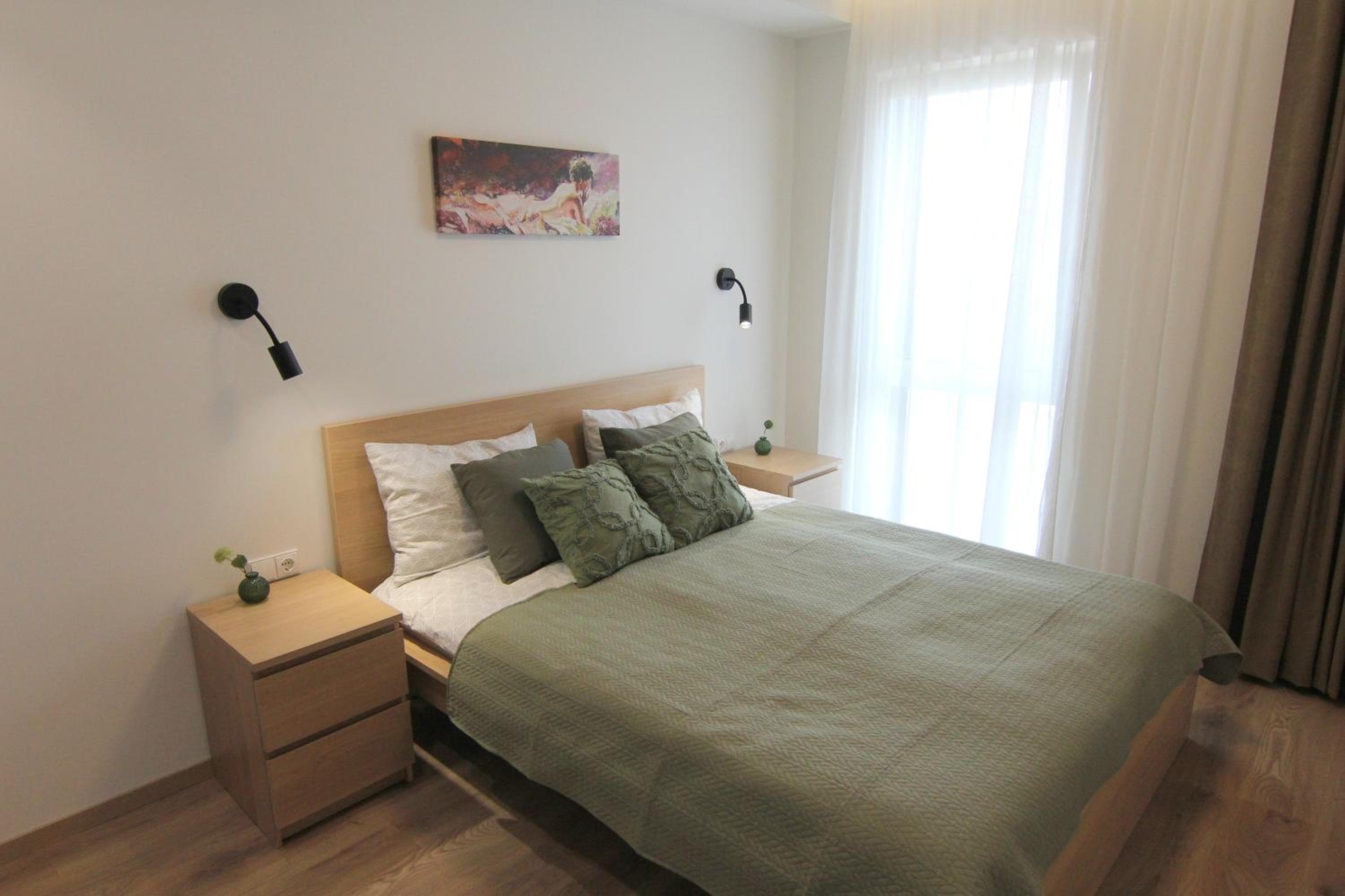 Warmzy Home - Modern 2 Rooms Apartment With Free Parking
