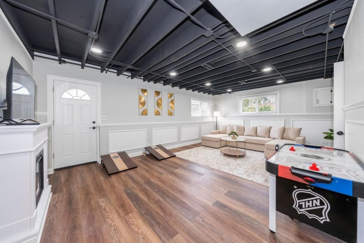 Elegant Getaway in Elmhurst King