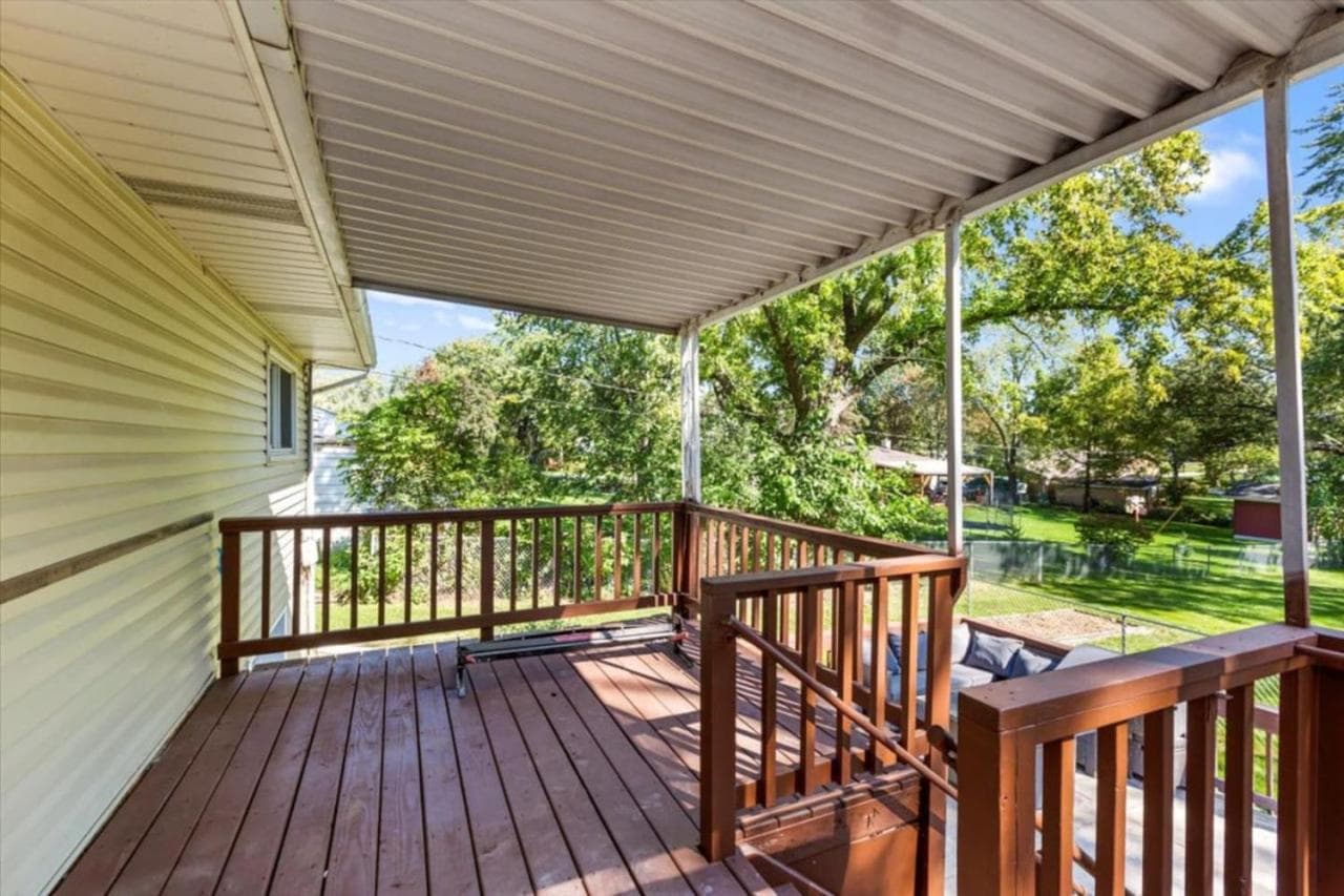 Modern Comfort King Gazebo Wi-Fi Glen Ellyn