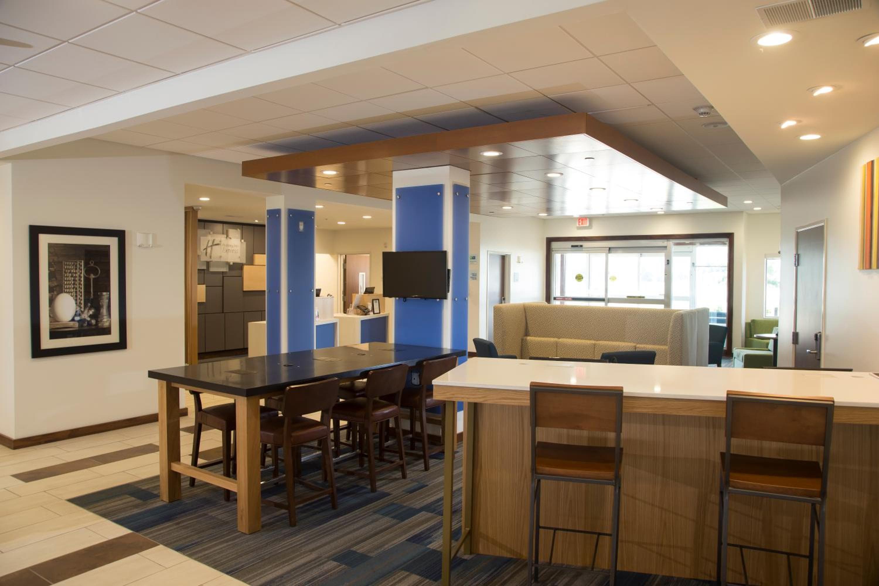 Holiday Inn Express & Suites Port Huron by IHG