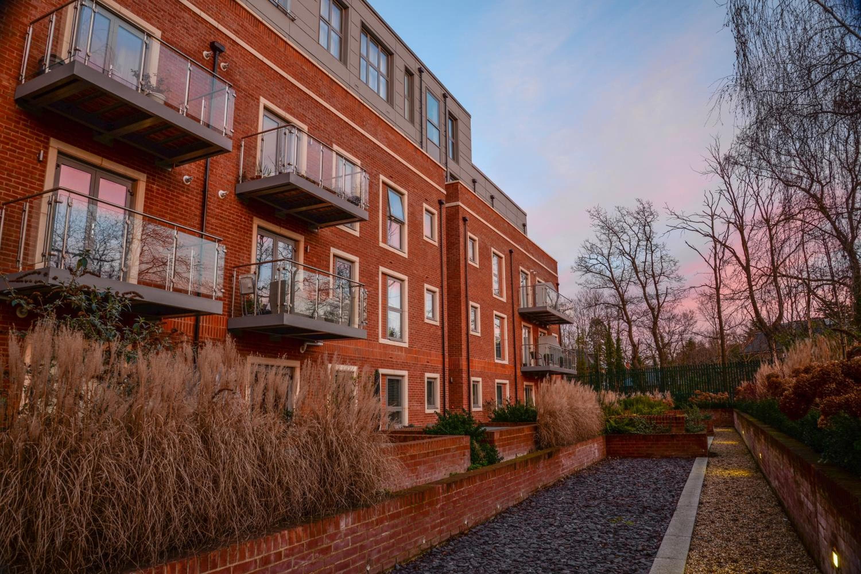 Luxury and modern two bedroom and two bathroom apartments Weybridge