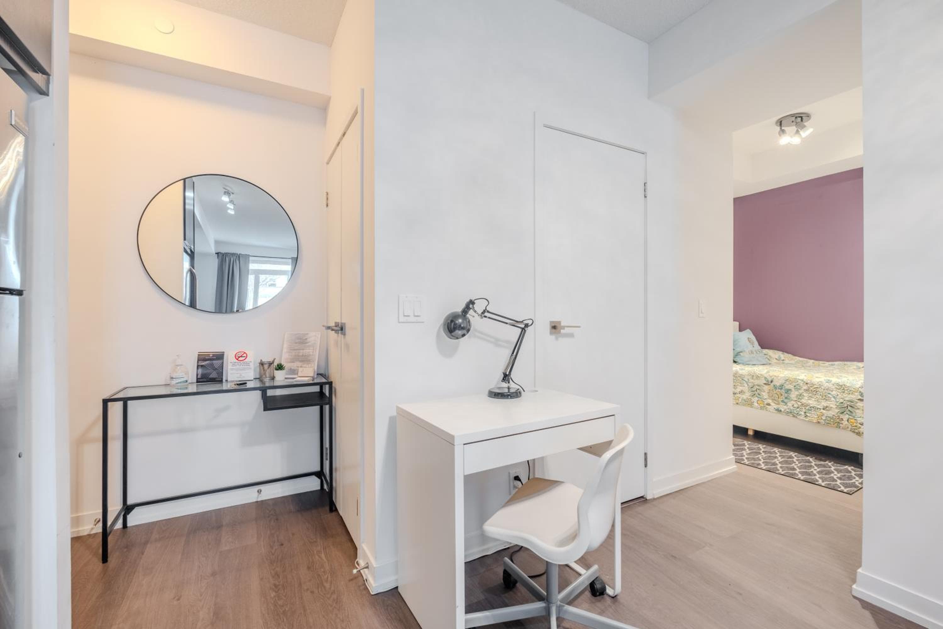 Modern Lillian St Apartments by GLOBALSTAY