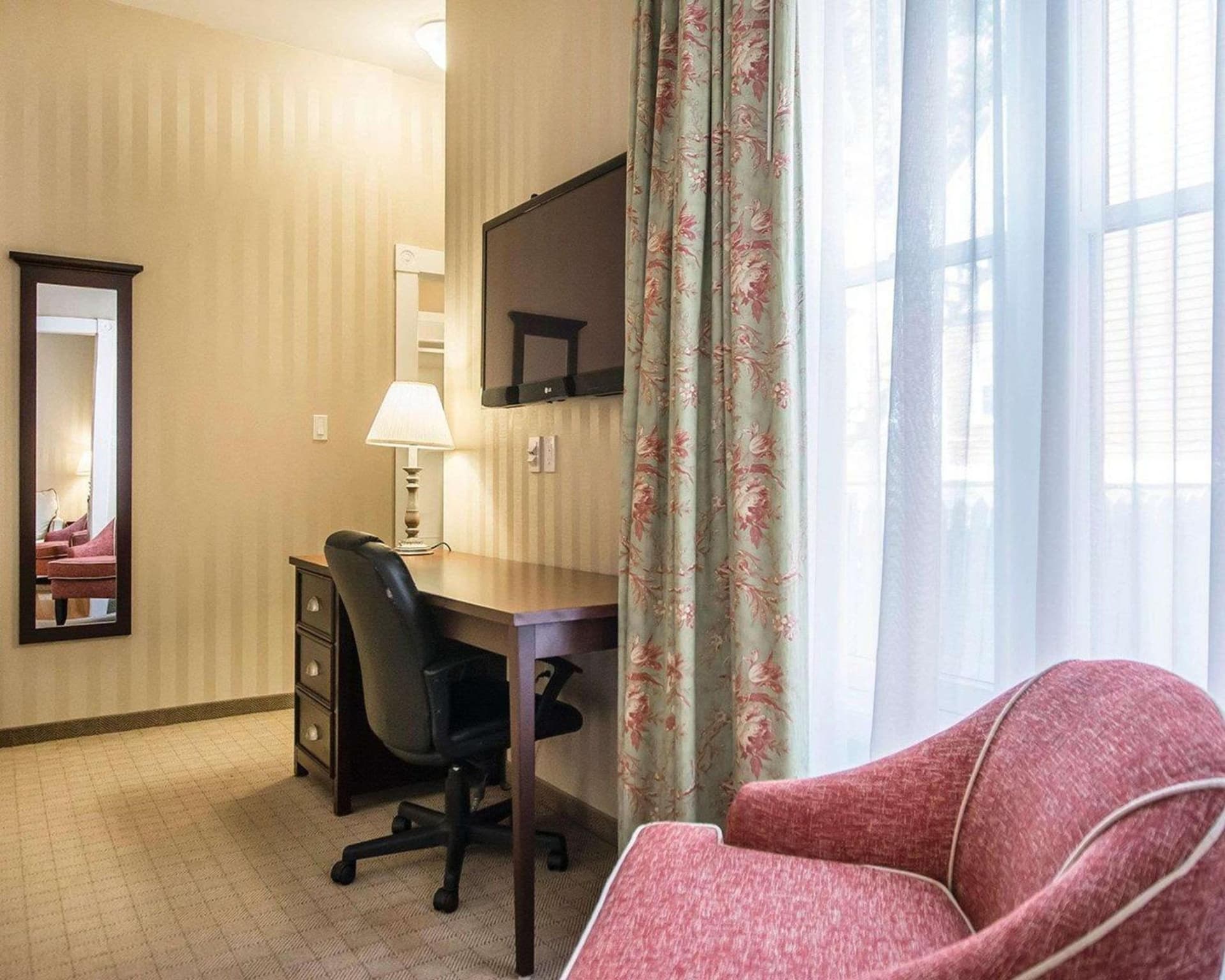 Quality Inn & Suites Downtown