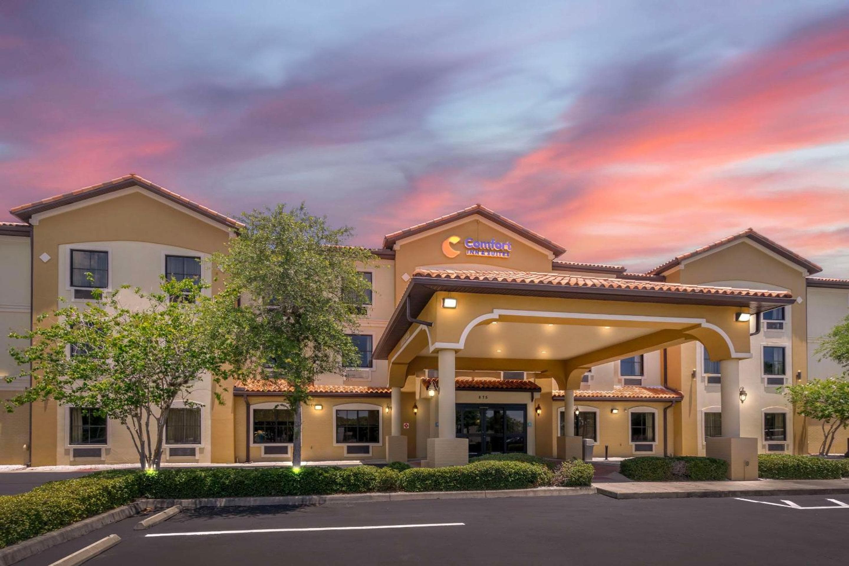 Comfort Inn & Suites Northeast - Gateway