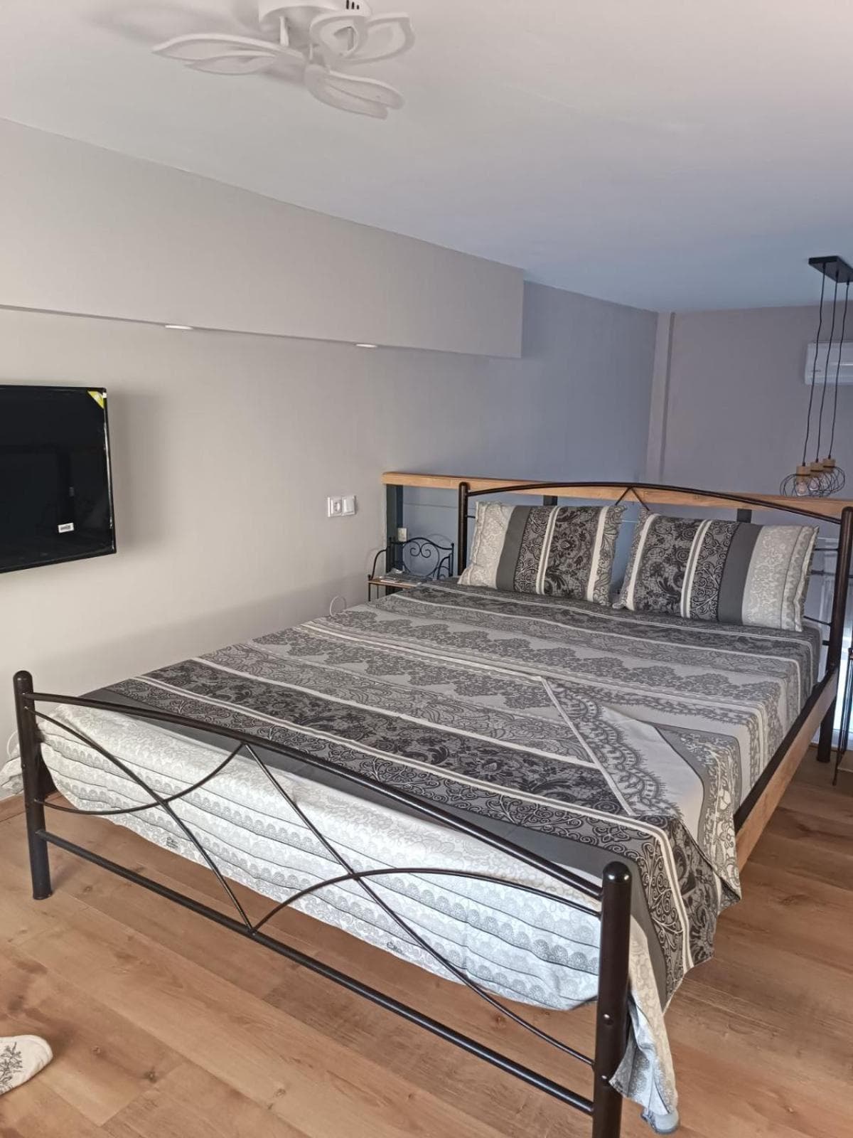 Flisvos loft by the sea