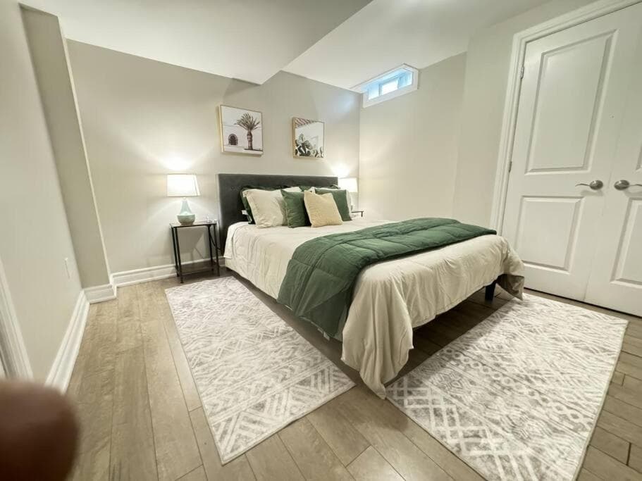 Cosy Guest Suite Near Shops, Transit, Hwy and GO!