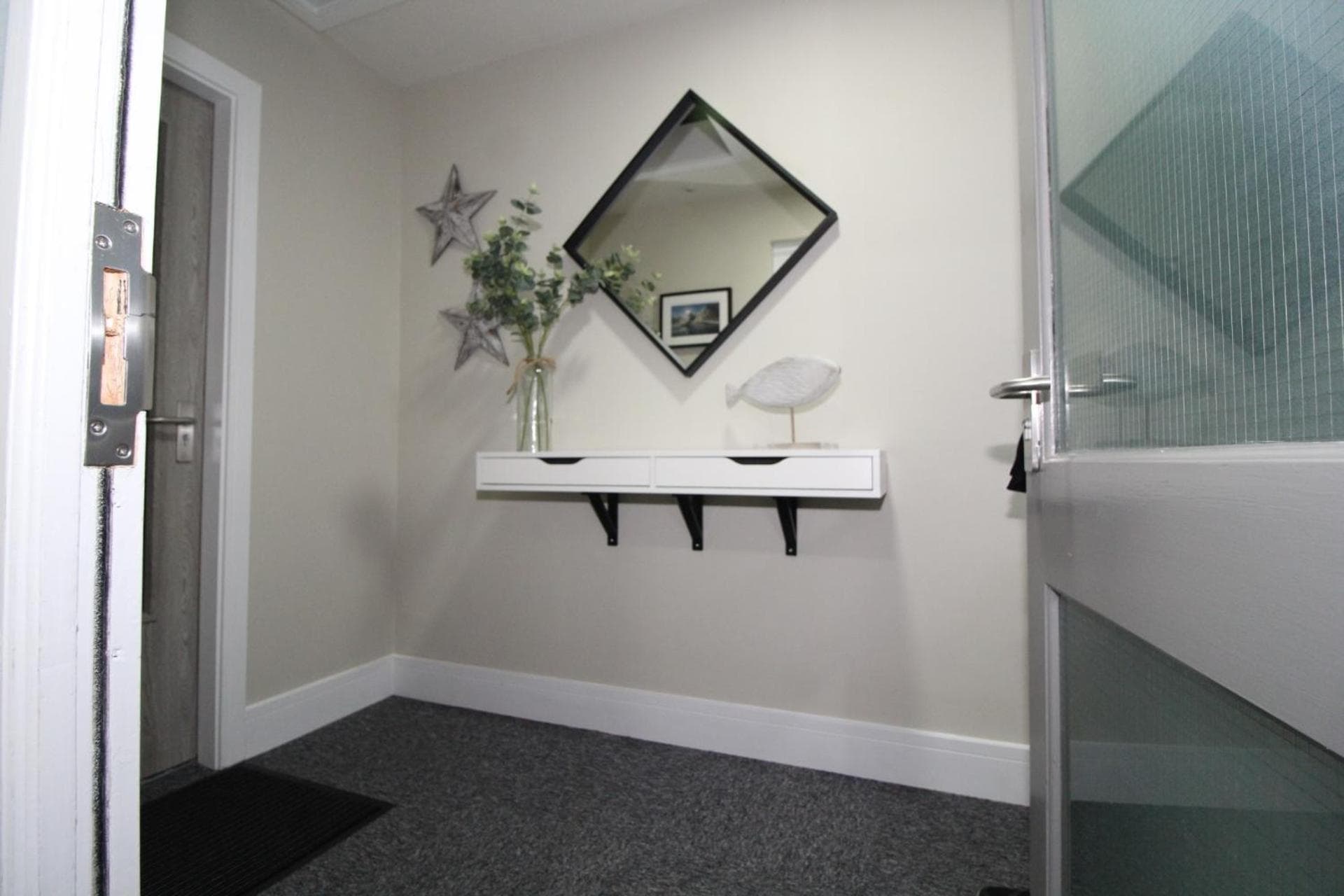 Charming Modern 2BR Flat in Central Preston