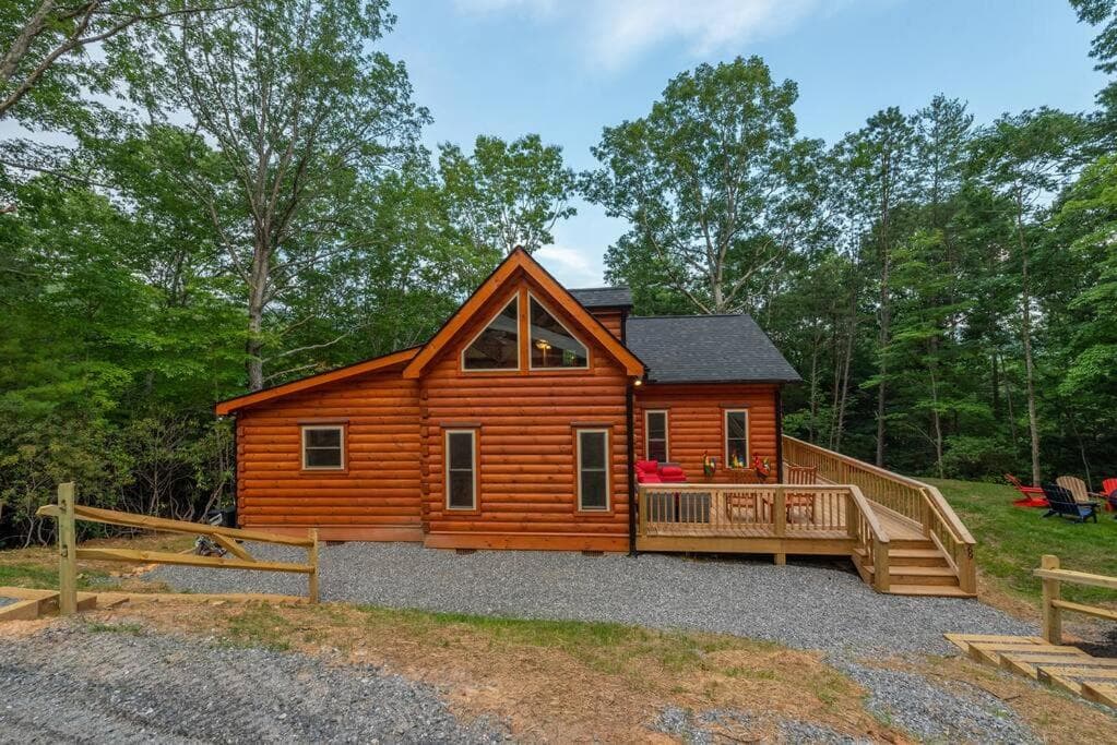Rooster Nest New Spacious Cabin