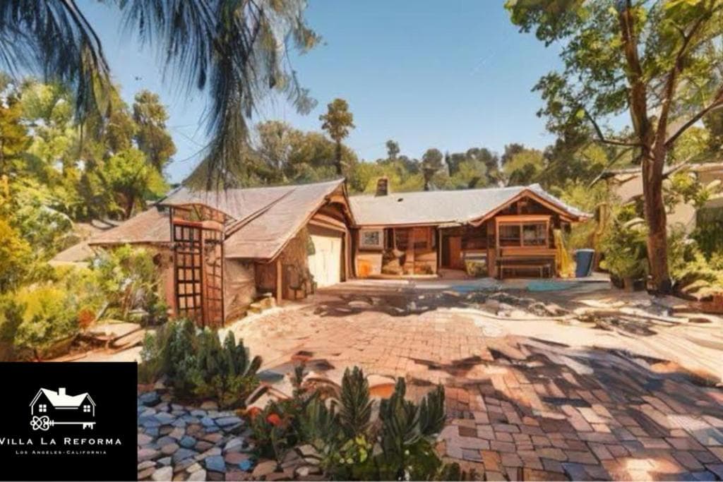 Villa La Reforma - Newly Designed 4BR HOUSE & POOL in Los Angeles by Topanga