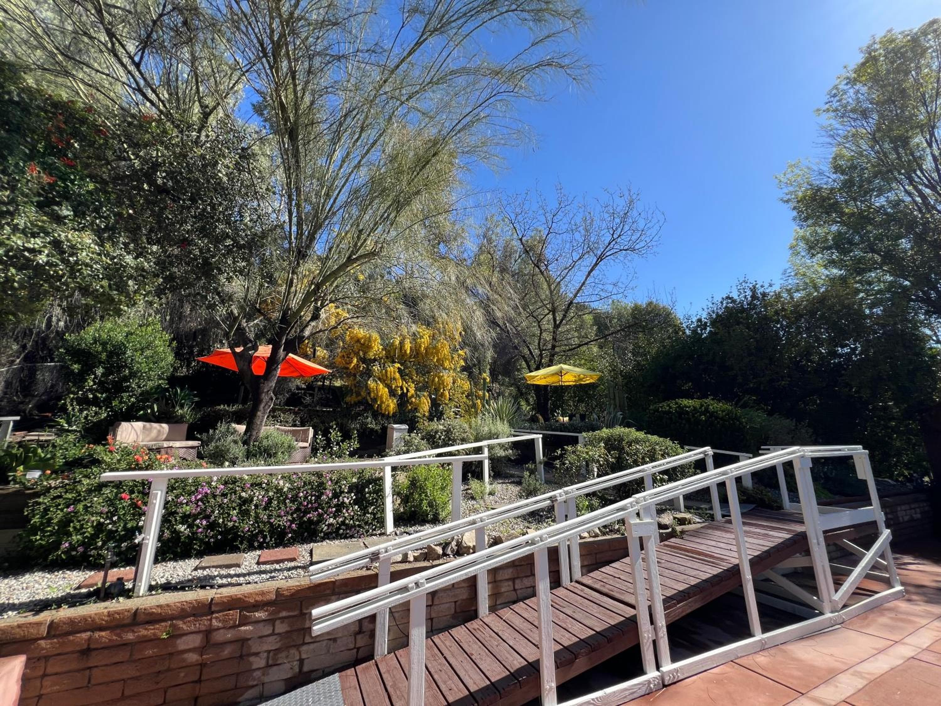 Villa La Reforma - Newly Designed 4BR HOUSE & POOL in Los Angeles by Topanga