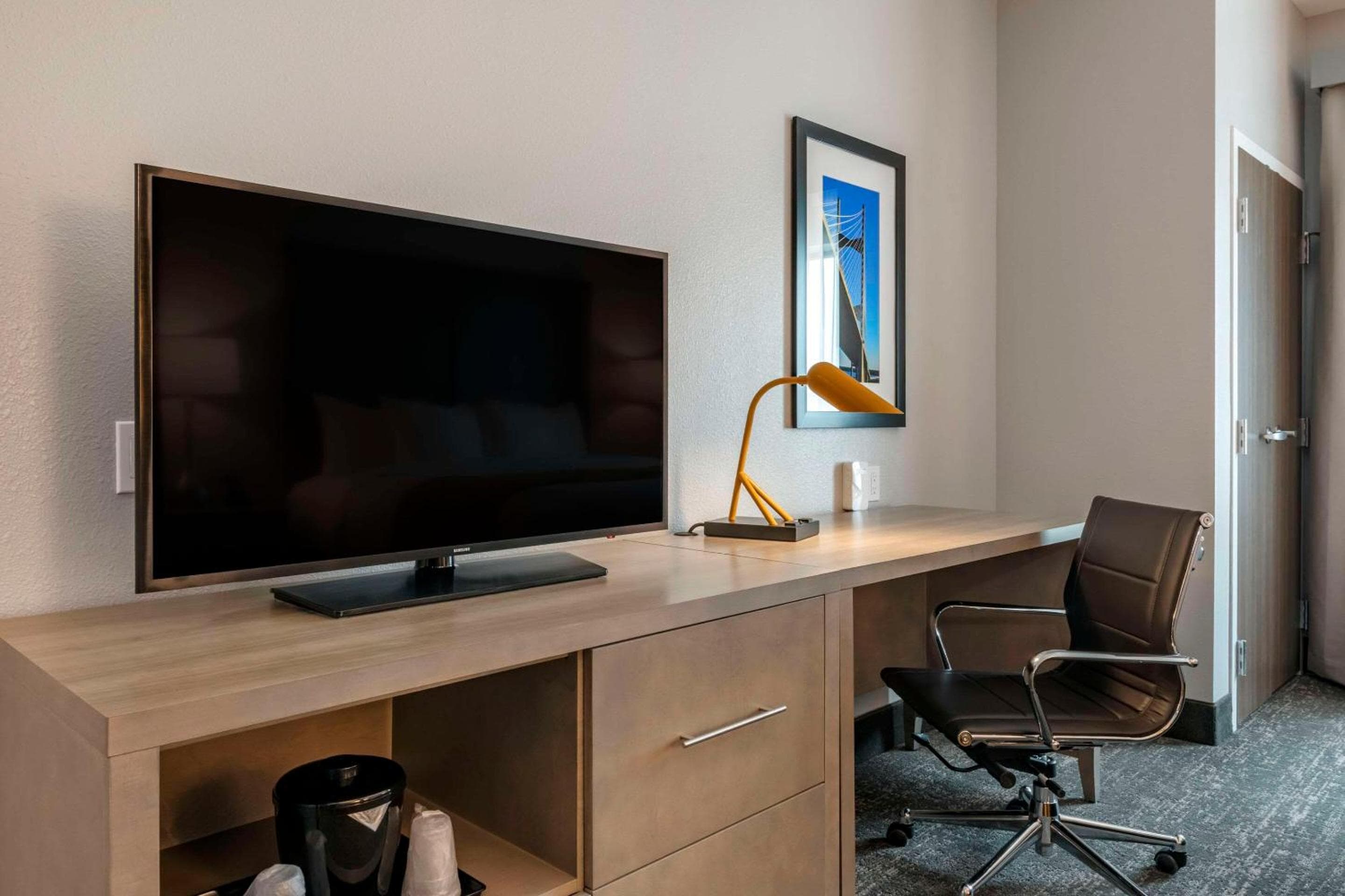 Comfort Inn & Suites Jacksonville - Orange Park Near Naval Air Station