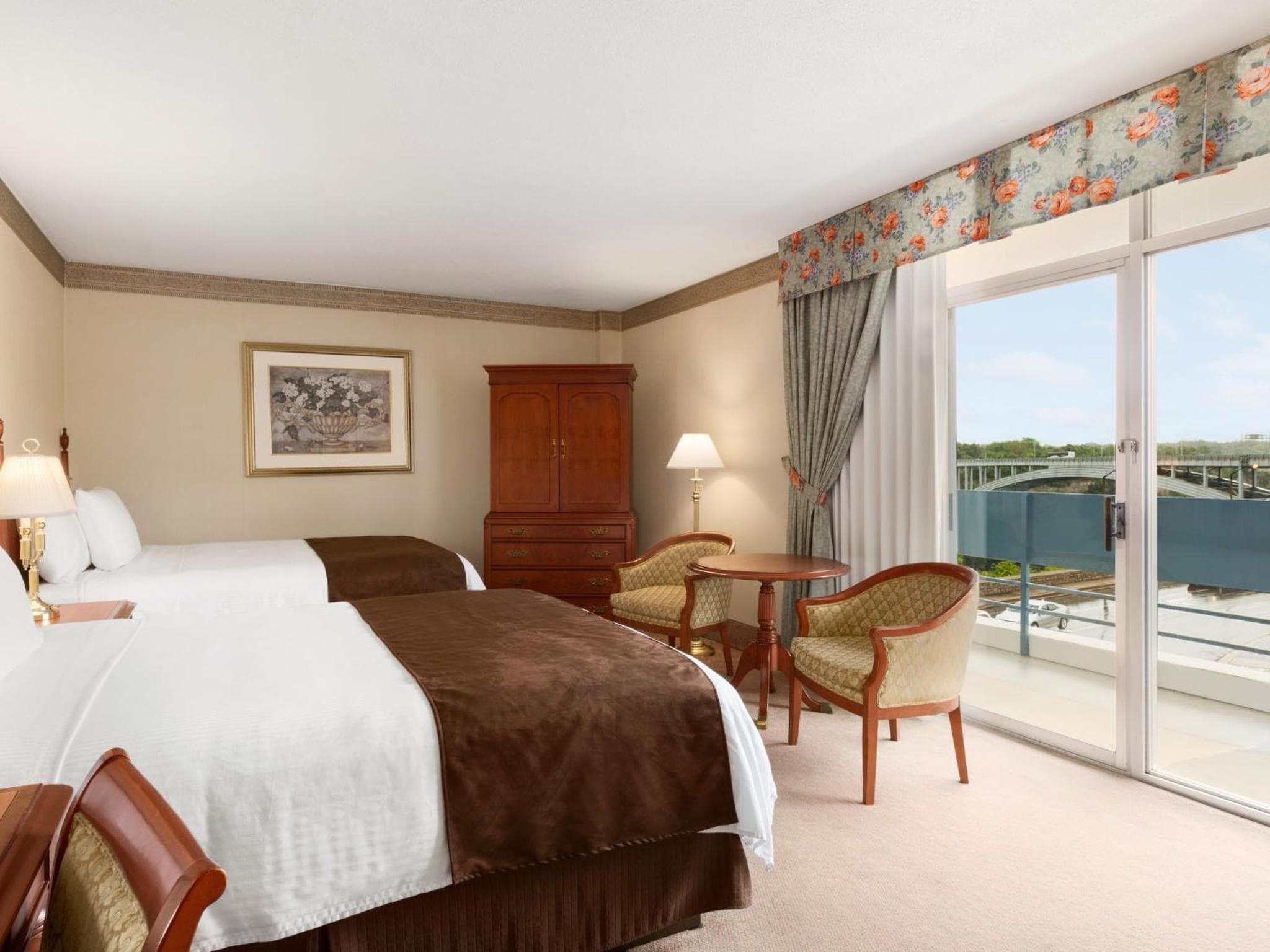 Travelodge by Wyndham Niagara Falls Fallsview