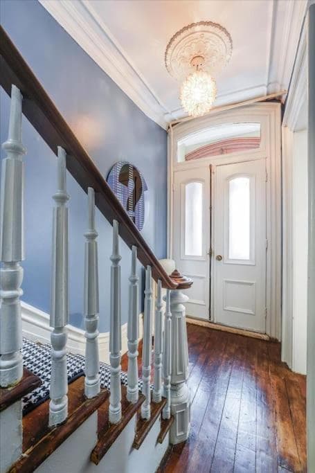 Artist Residence 3 Bedroom Brownstone