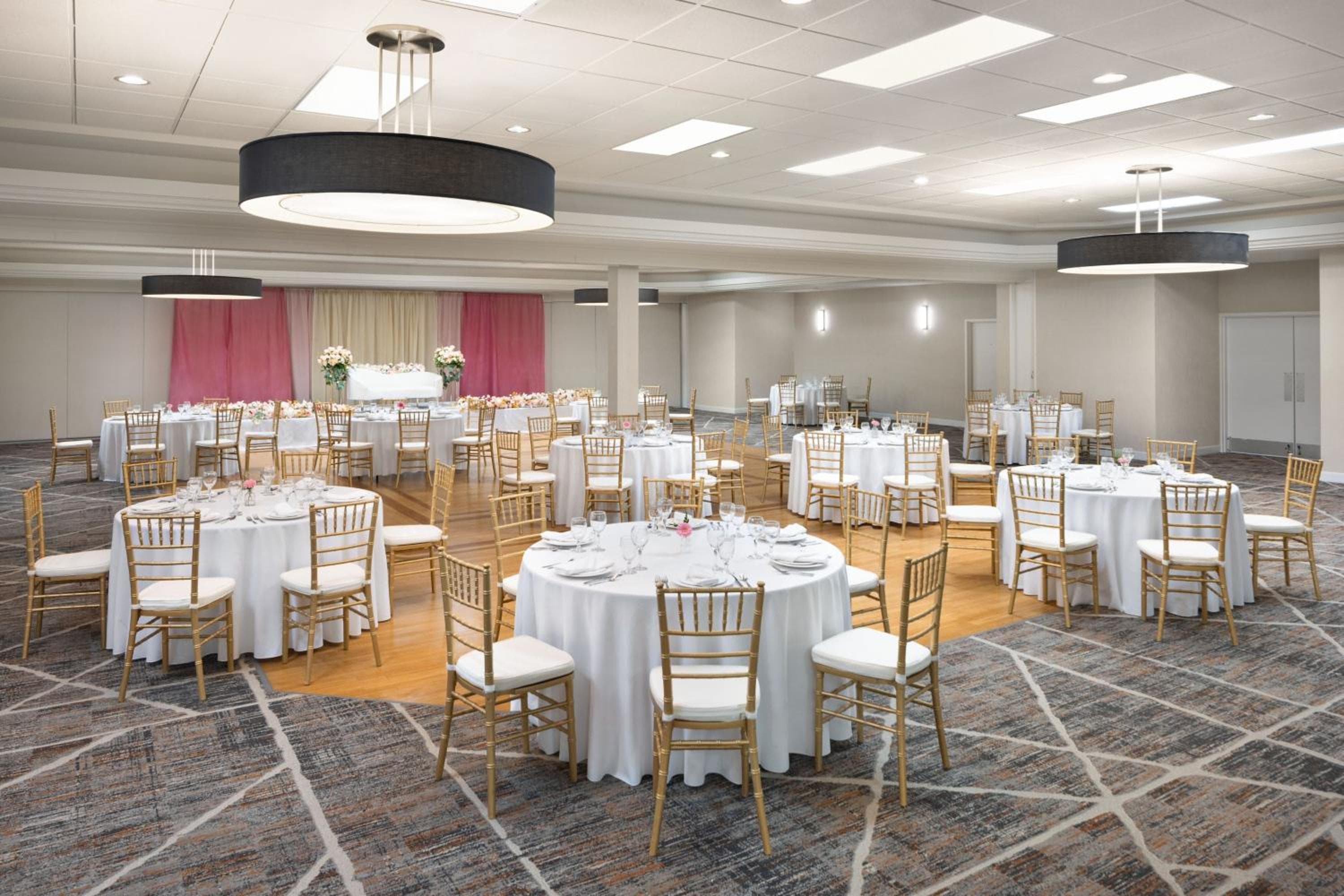 Four Points by Sheraton Edmonton South