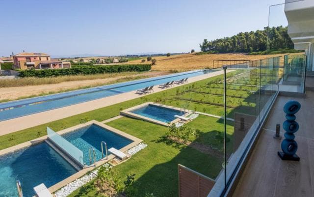 Oikos Sani Suites