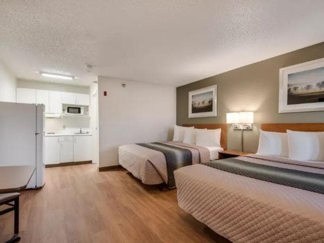 Birch Hill Suites Kansas City - Independence