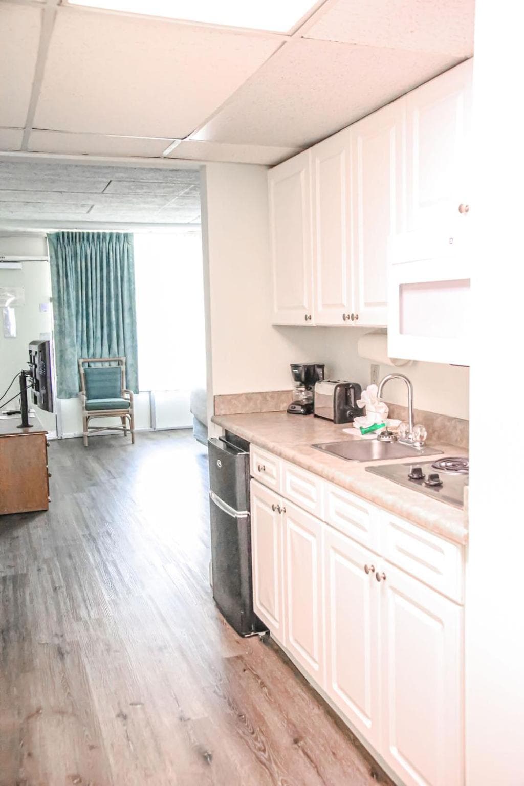 Days Inn & Suites by Wyndham Jekyll Island