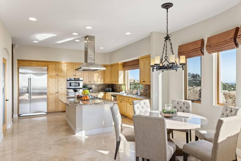 Mediterranean Haven with Views in Escondido