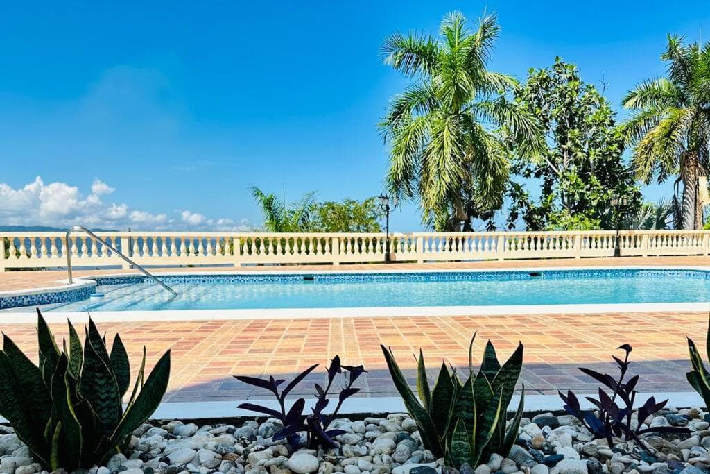 Falcon Sunset 2br- Airport Transport Available -Security-Gated