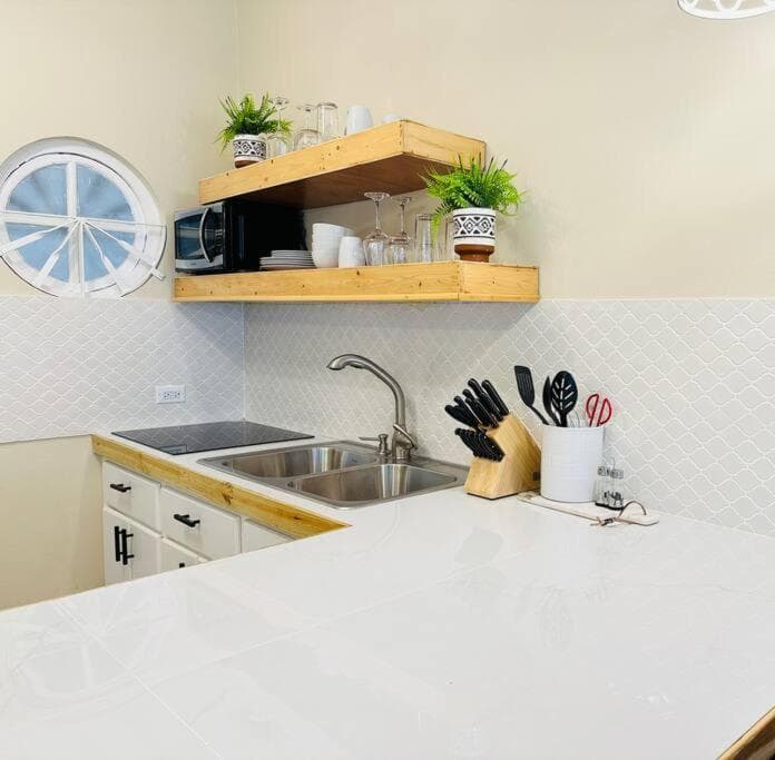 Falcon Sunset 2br- Airport Transport Available -Security-Gated