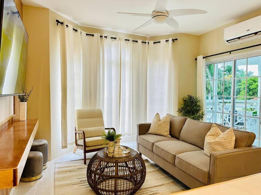 Falcon Sunset 2br- Airport Transport Available -Security-Gated