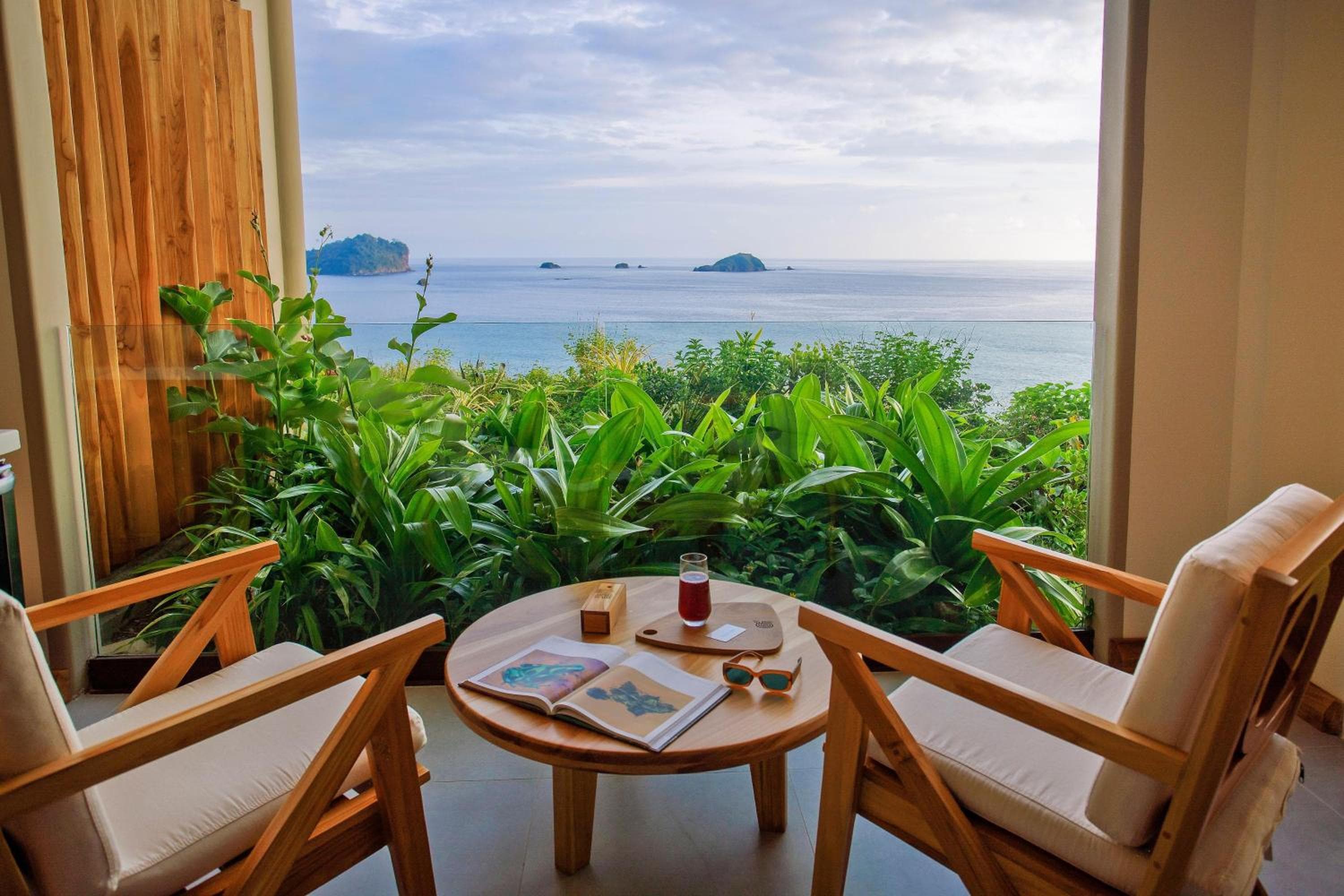 Arenas Del Mar Beachfront & Rainforest Resort Member of the Cayuga Collection
