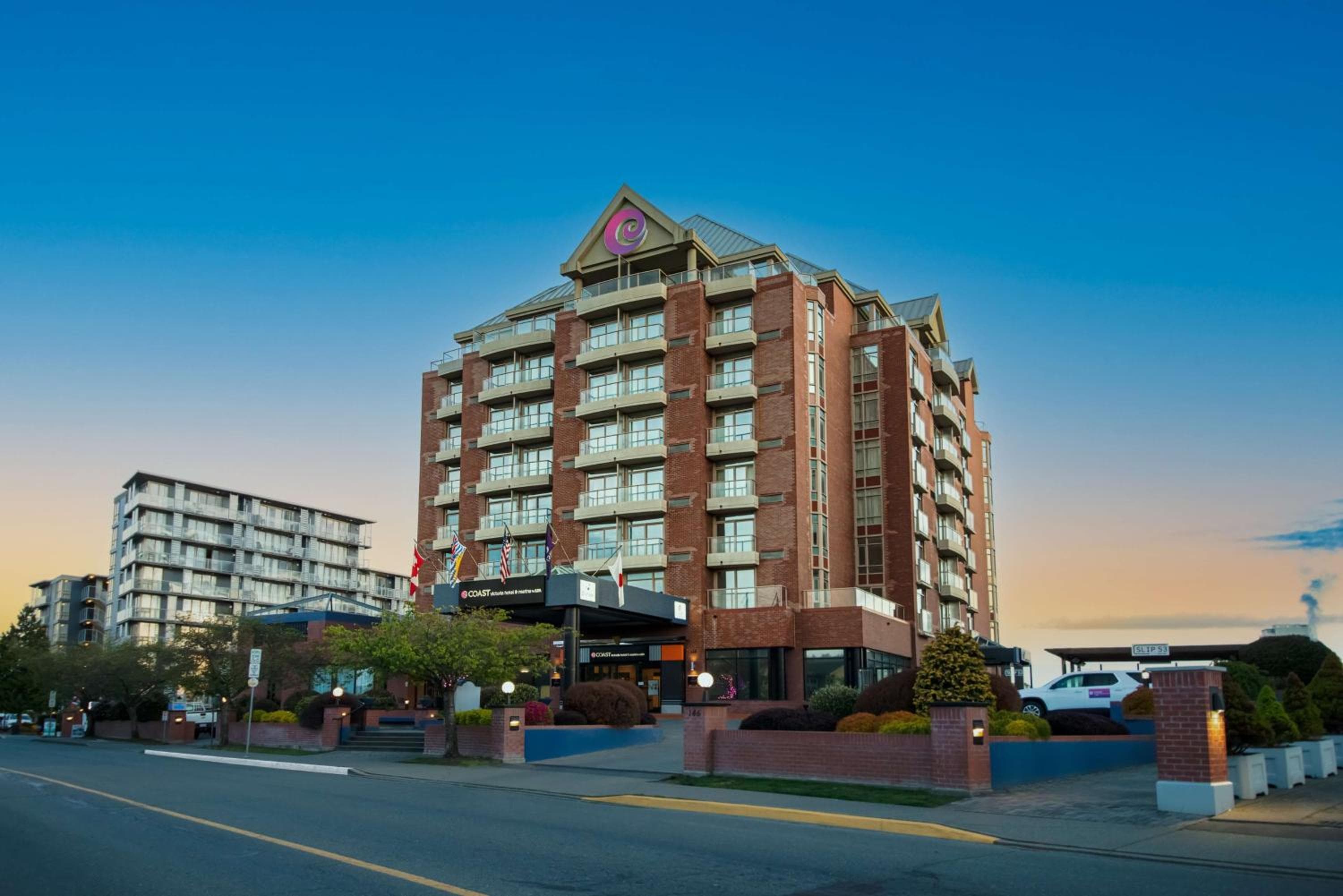 Coast Victoria Hotel & Marina by APA