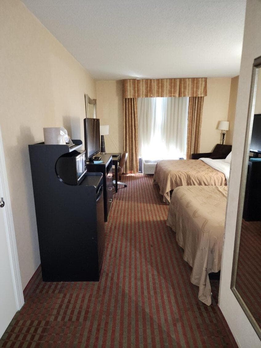 Quality Inn & Suites Somerset Downtown