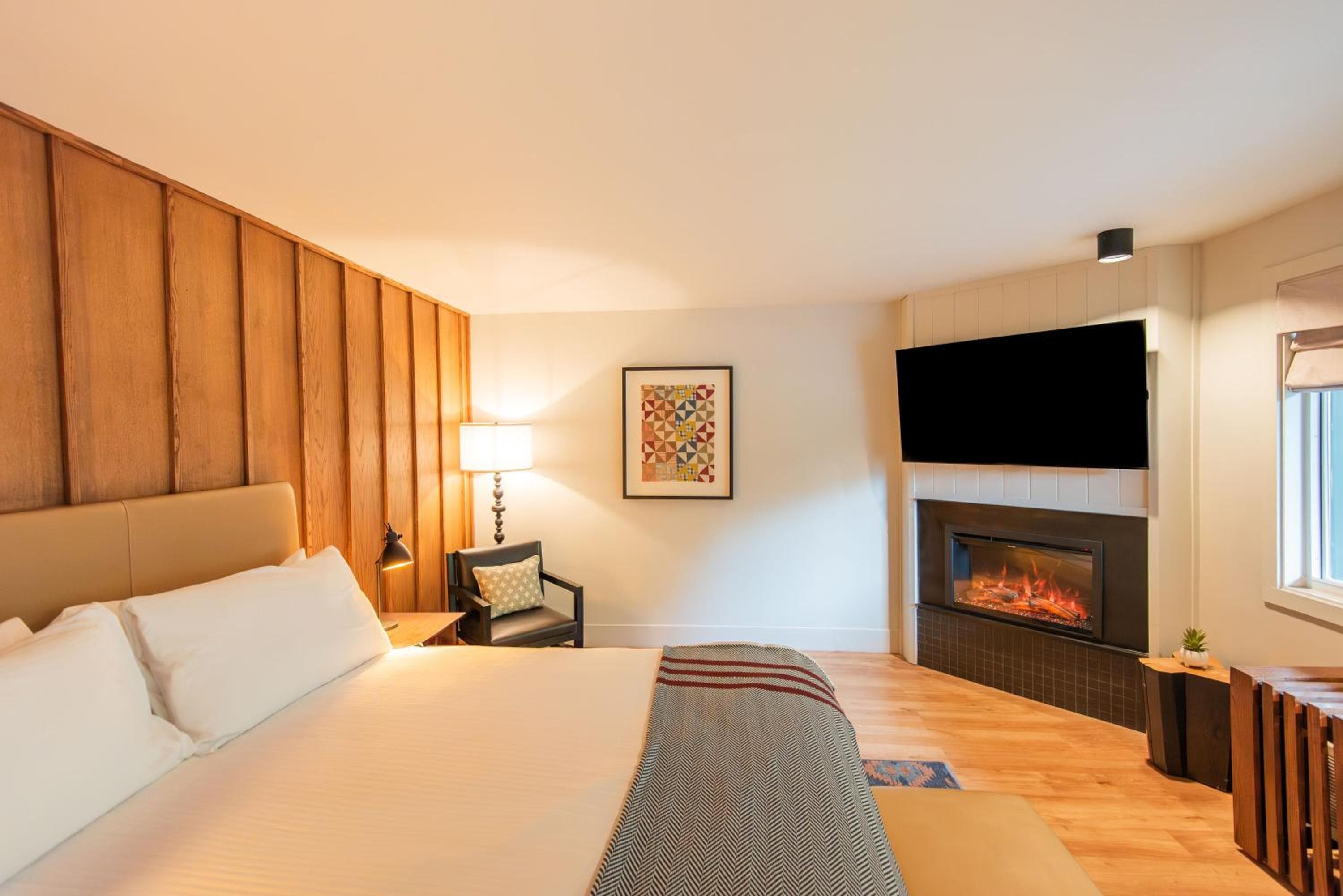 Historic Rocky Waters Inn, A Small Luxury Hotel