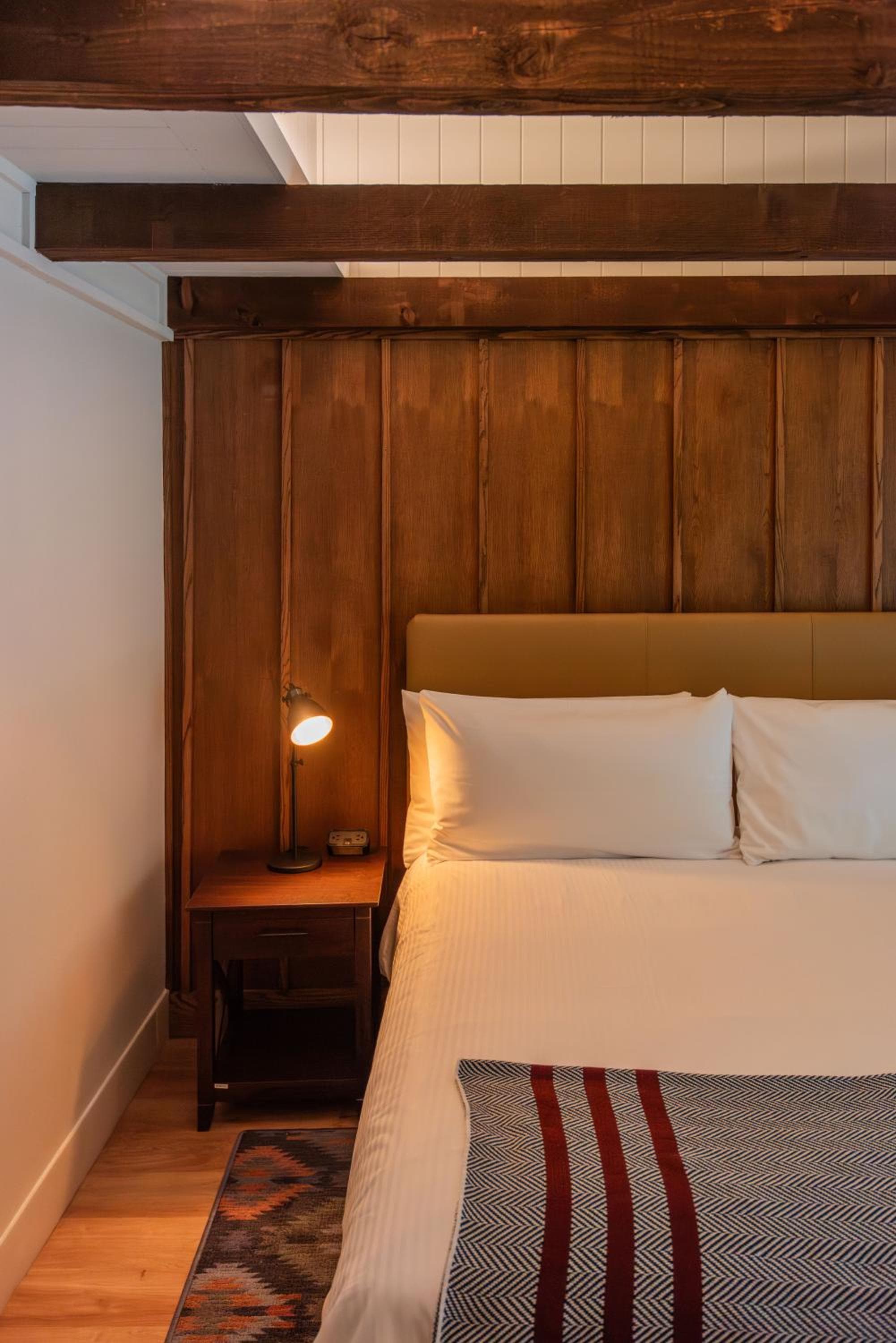 Historic Rocky Waters Inn, A Small Luxury Hotel