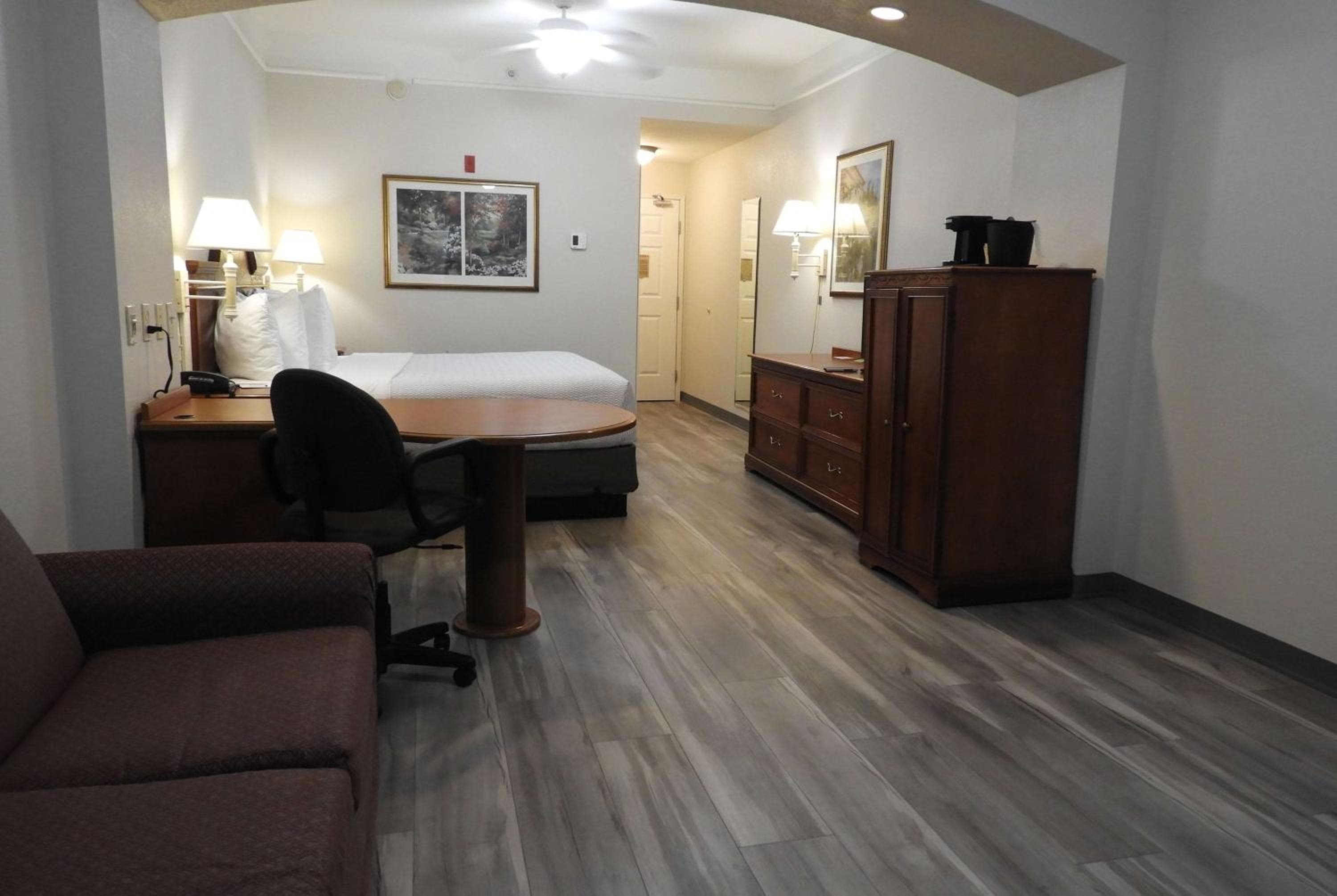 Stay Well Inn & Suites