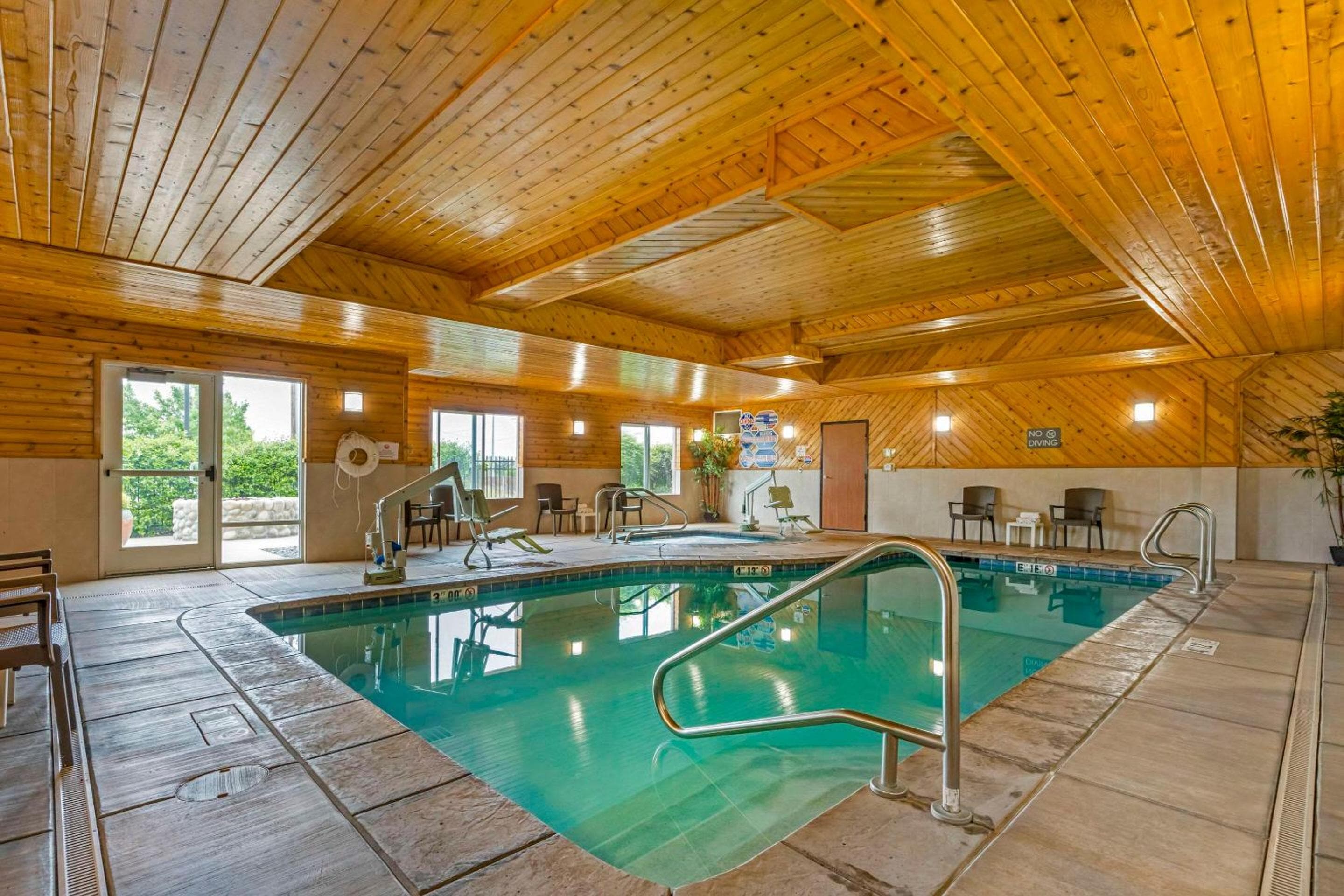 Comfort Suites Redding - Shasta Lake