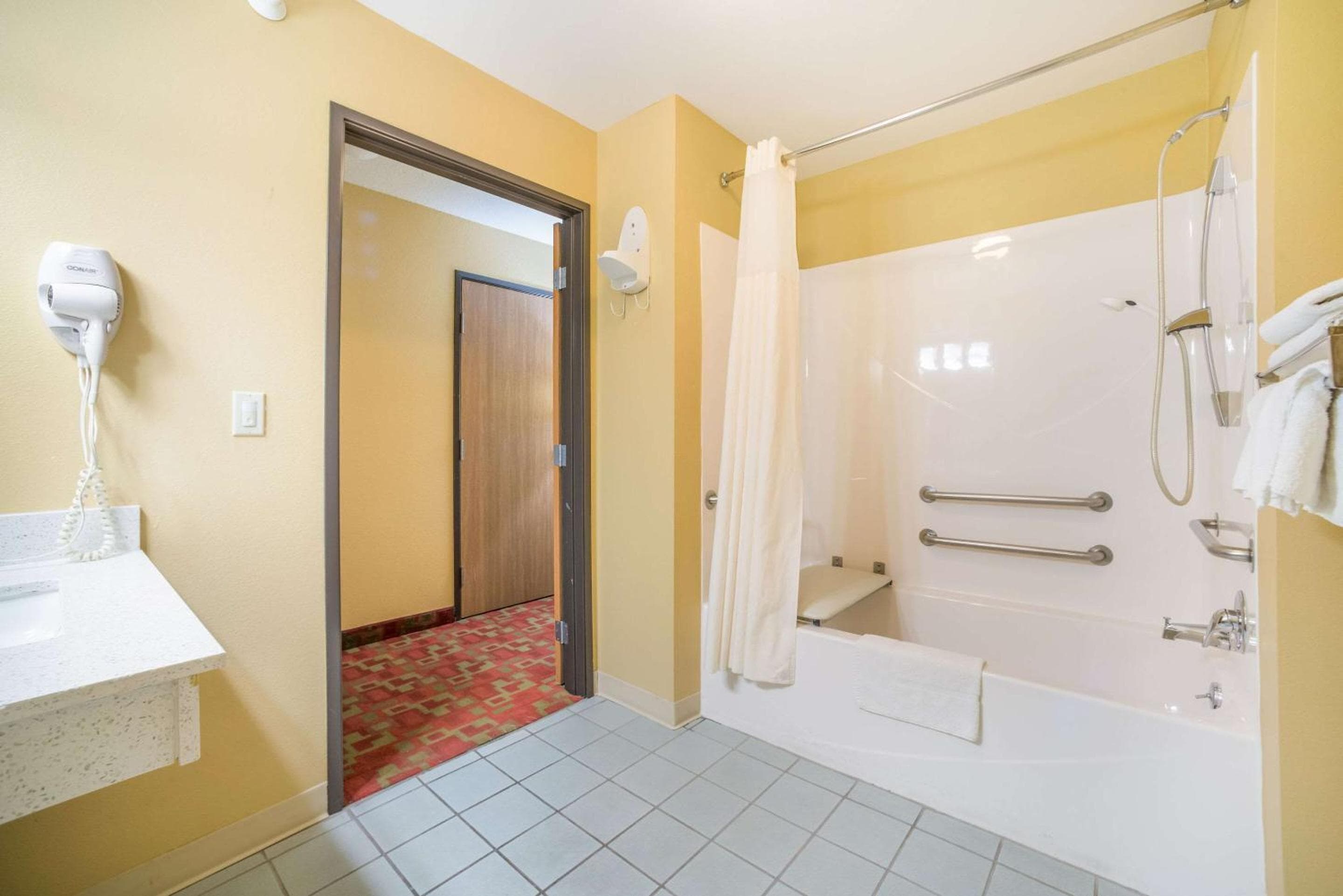 Quality Inn O'Fallon IL - St Louis - Shiloh