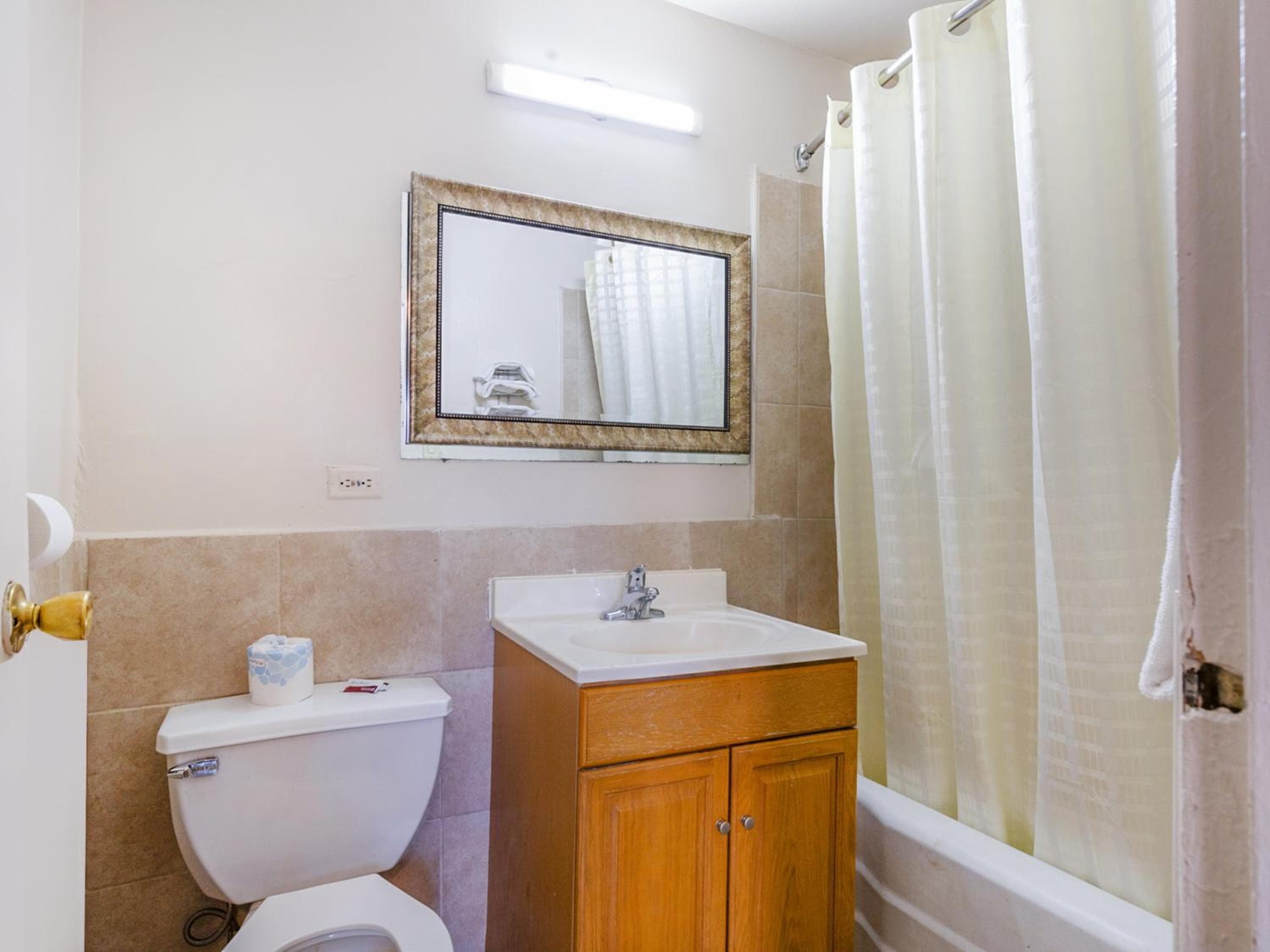 Manor Motel By OYO Near Oak Brook Chicago Westchester