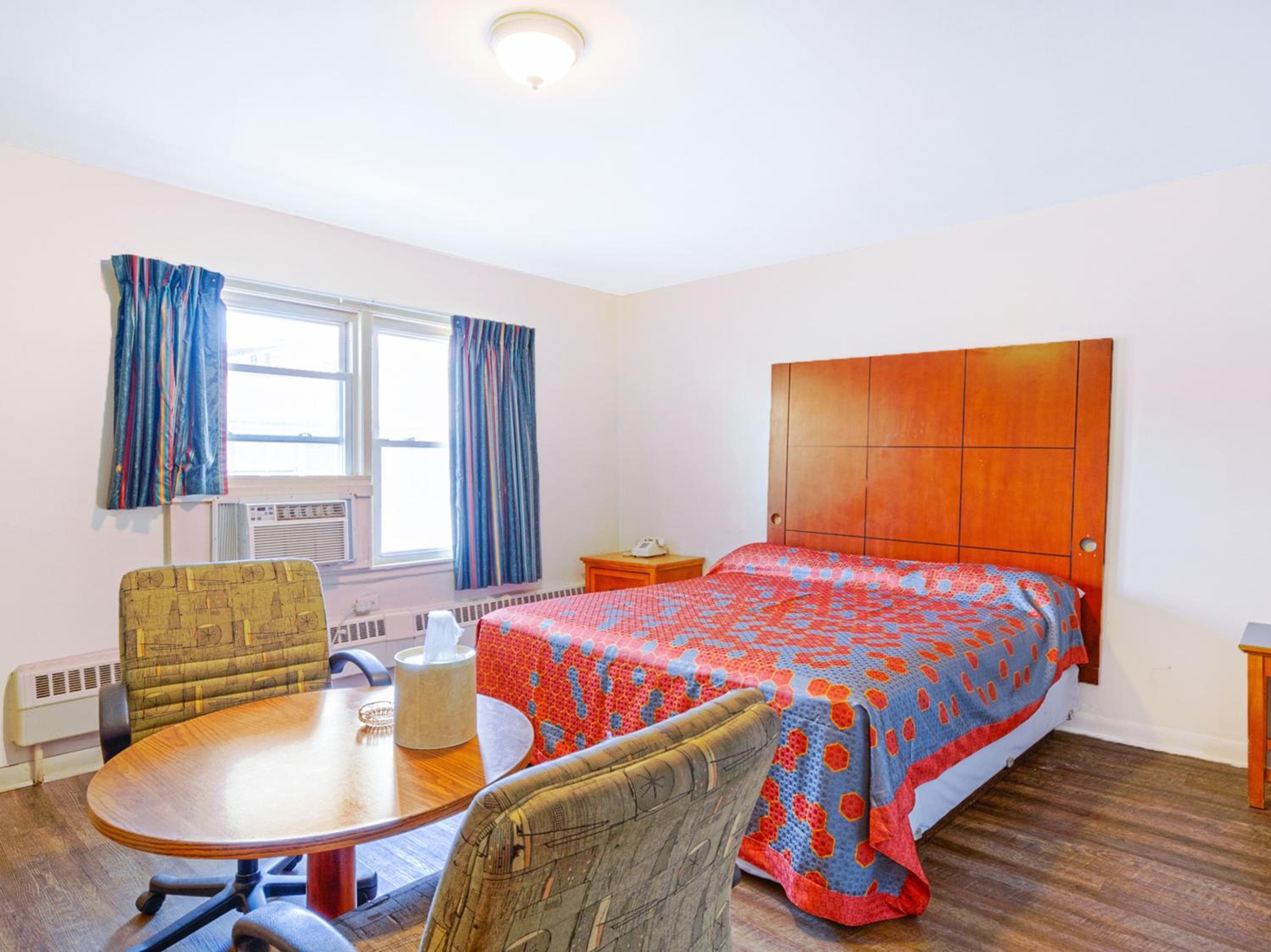 Manor Motel By OYO Near Oak Brook Chicago Westchester