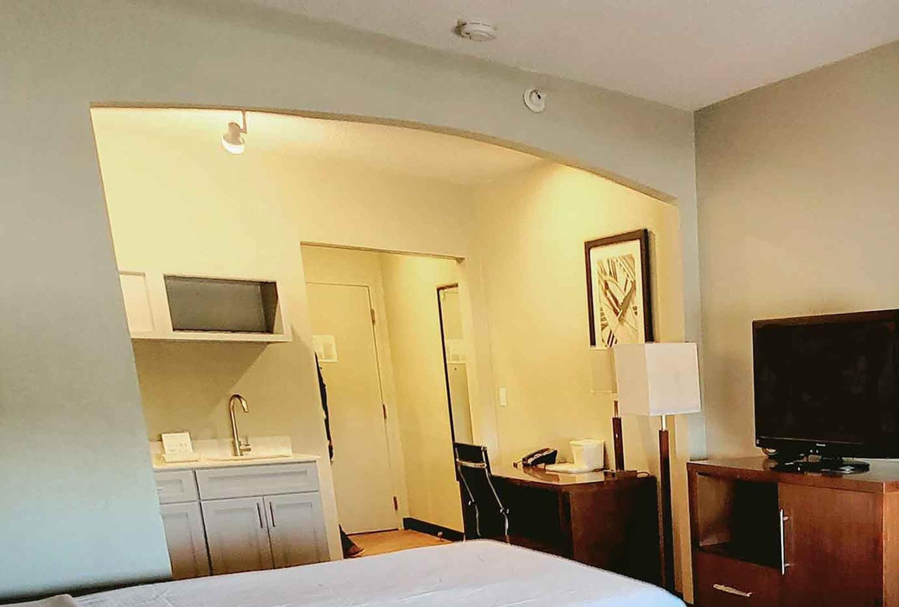 Extended Stay America Suites - Buffalo - Airport