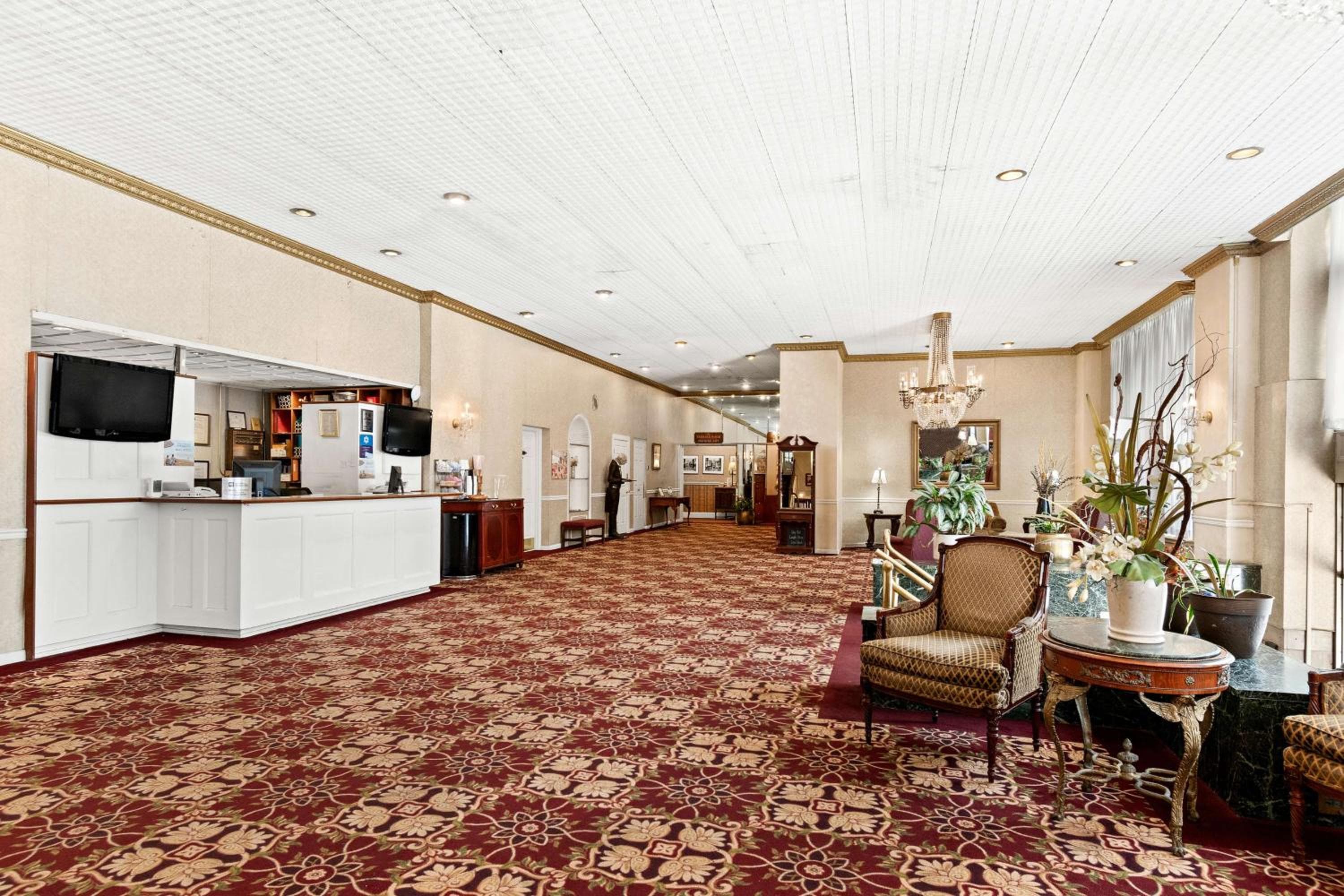Genetti Hotel, SureStay Collection by Best Western