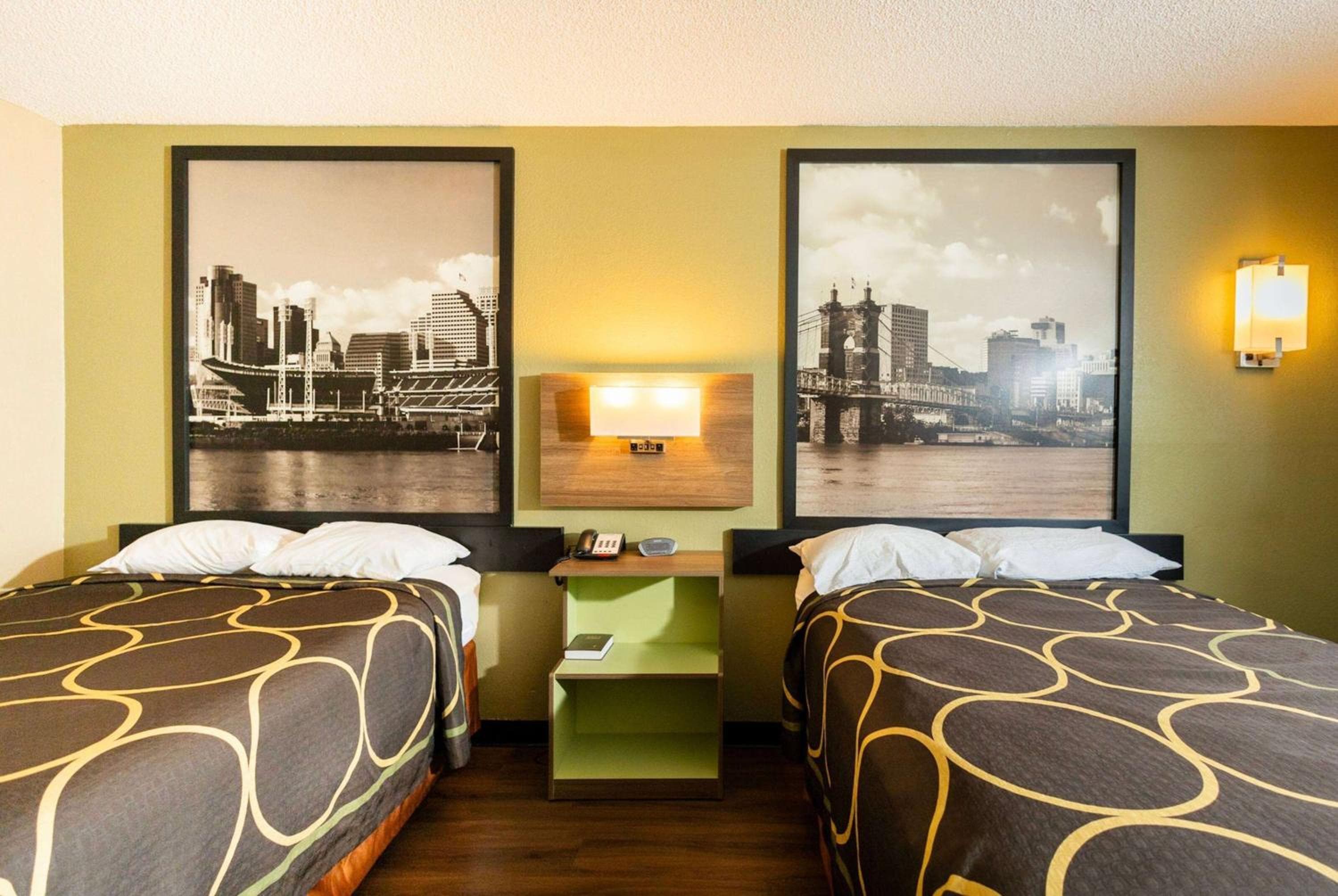Super 8 by Wyndham Cincinnati-Springdale OH