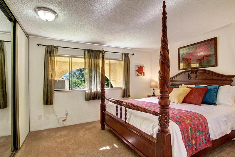 Downtown Redmond Townhouse by Stay Rested